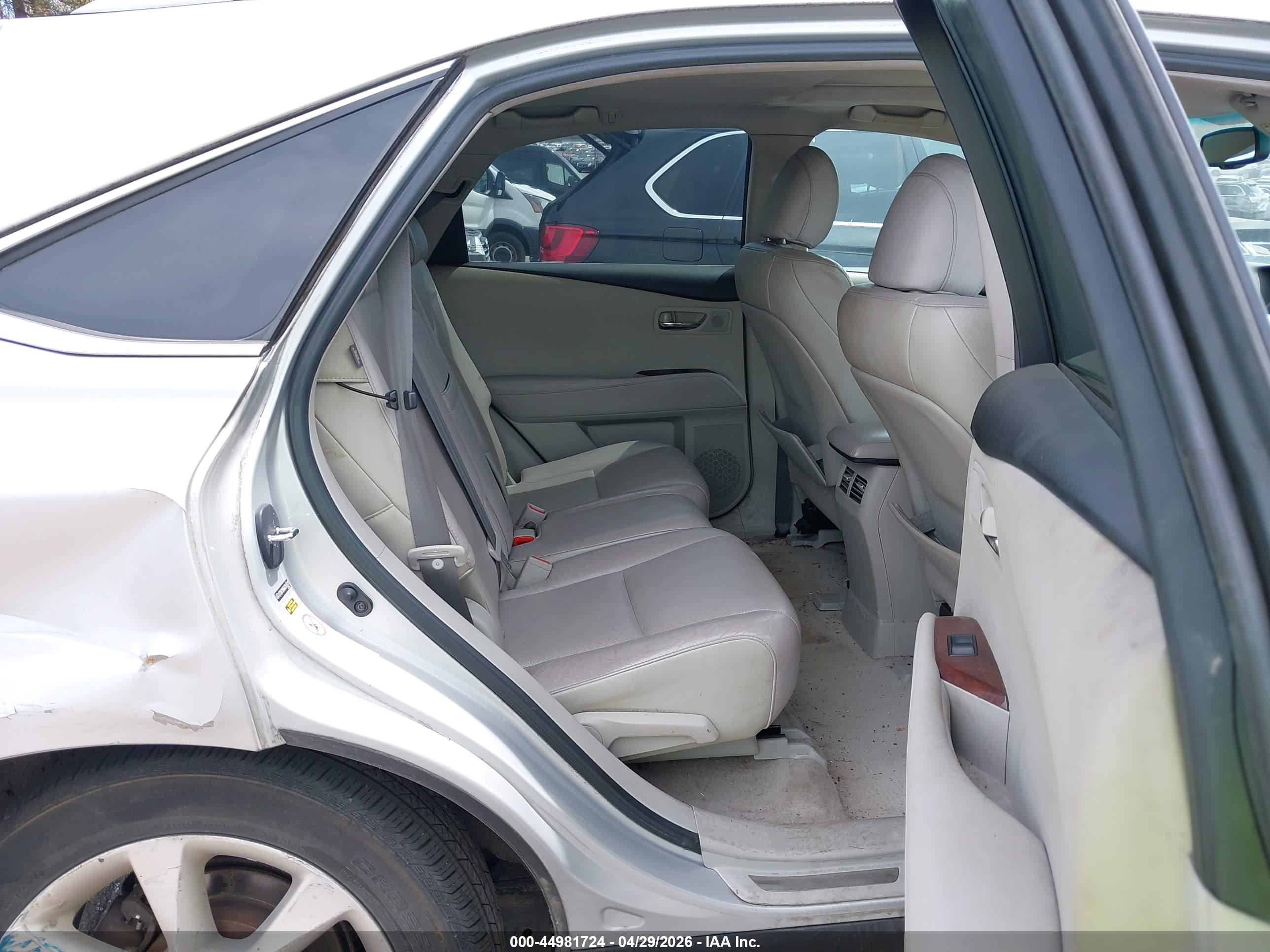 LEXUS RX image 8