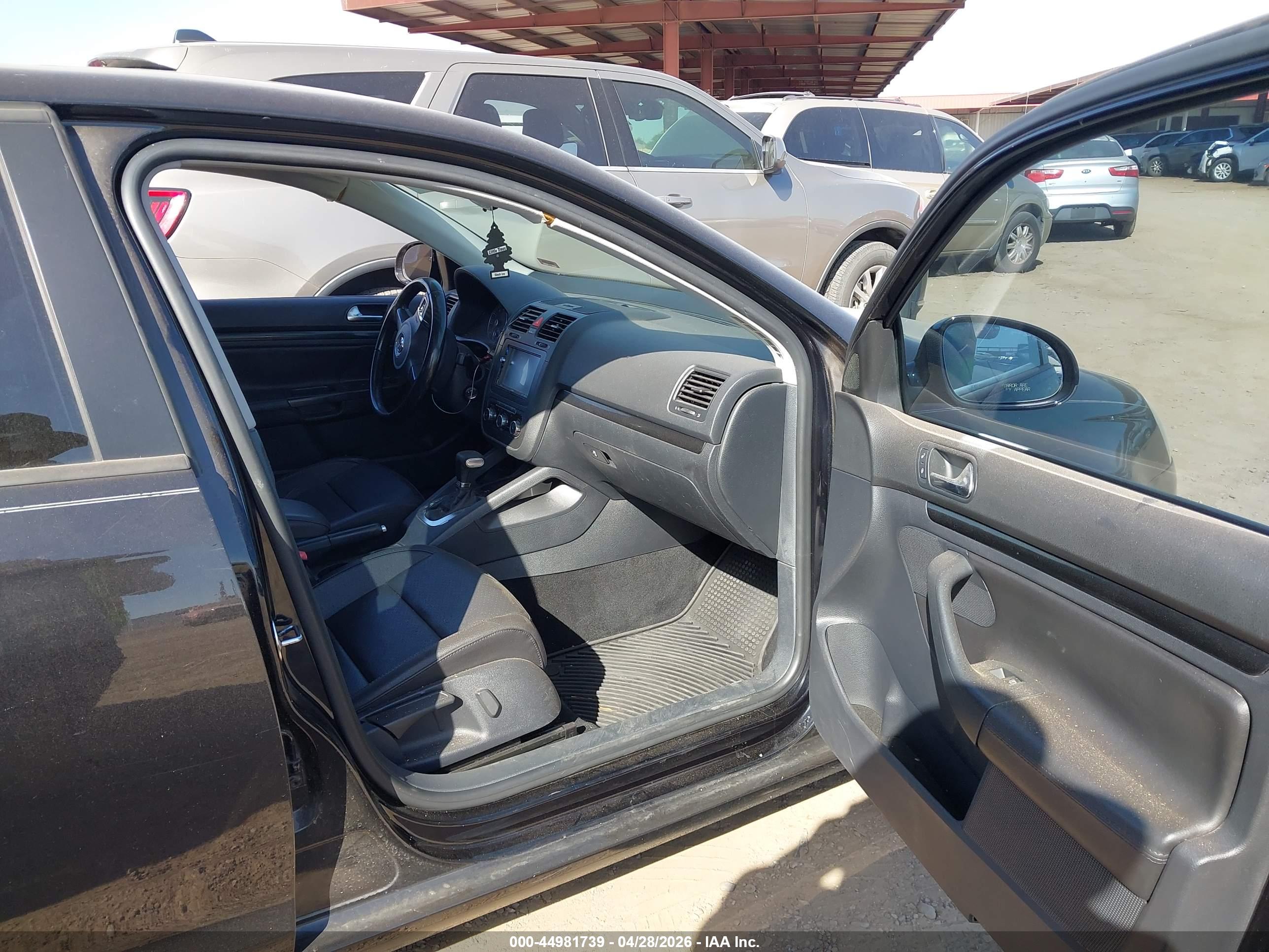 VOLKSWAGEN JETTA image 5