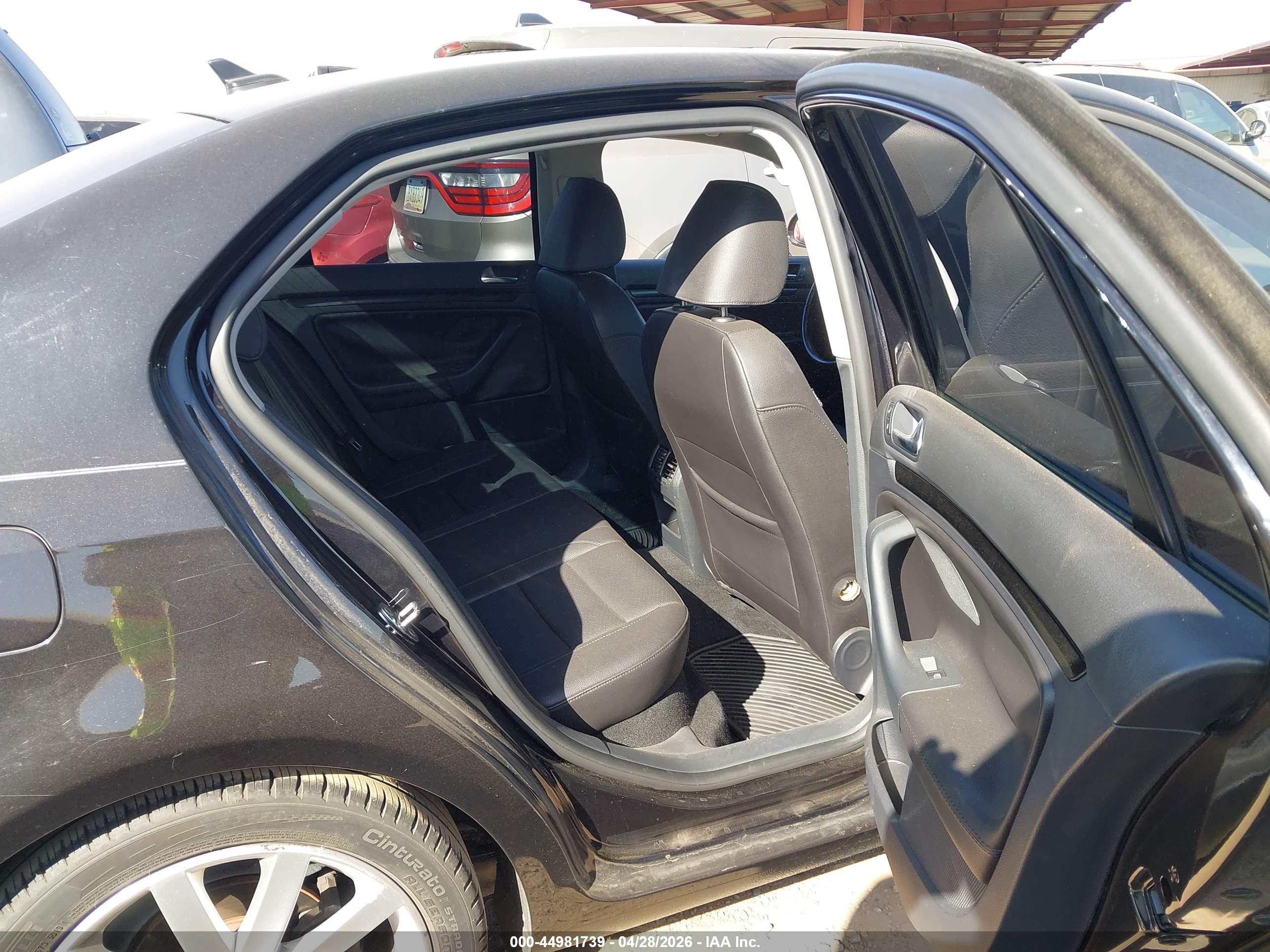 VOLKSWAGEN JETTA image 8