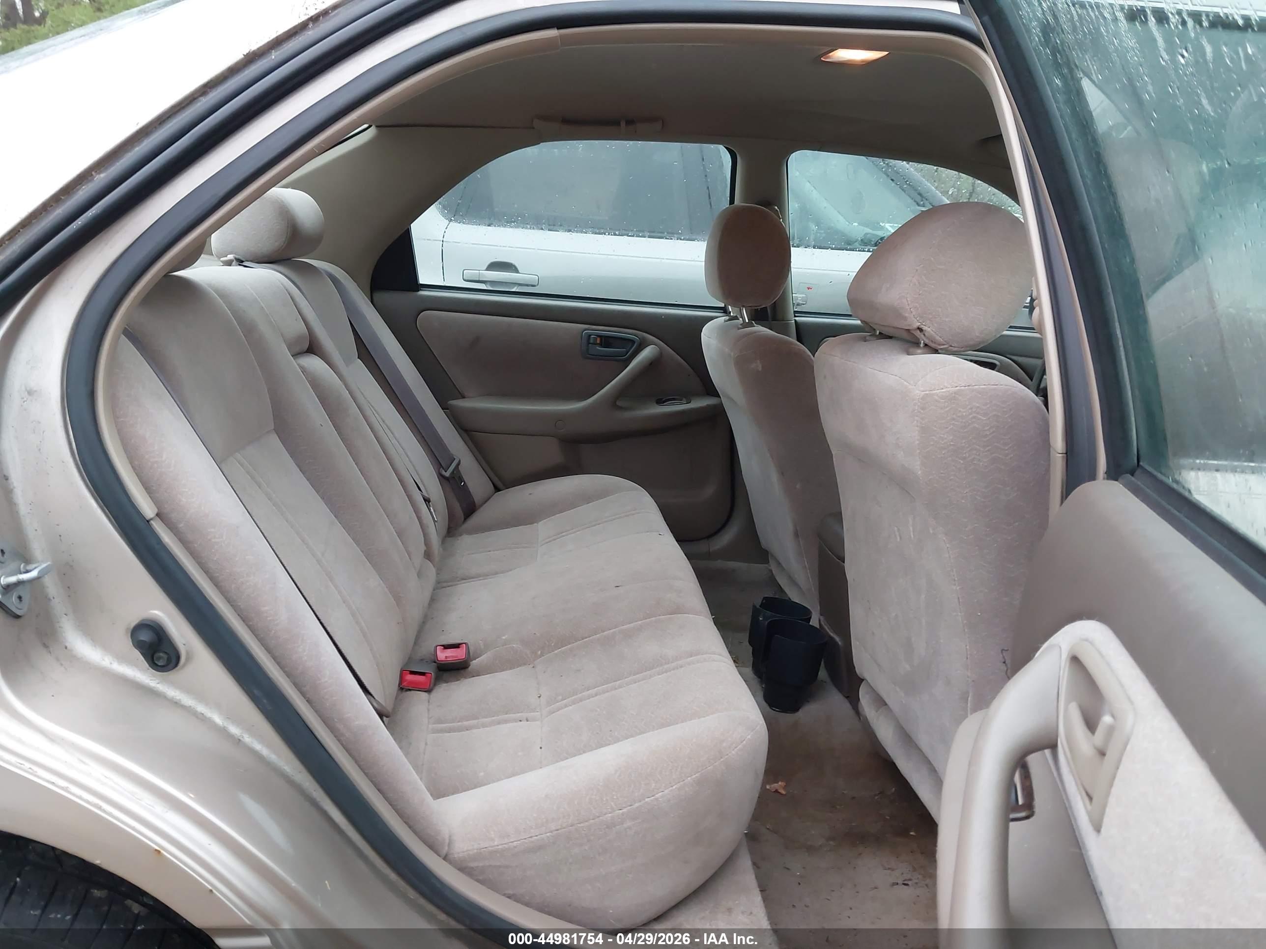 TOYOTA CAMRY image 8
