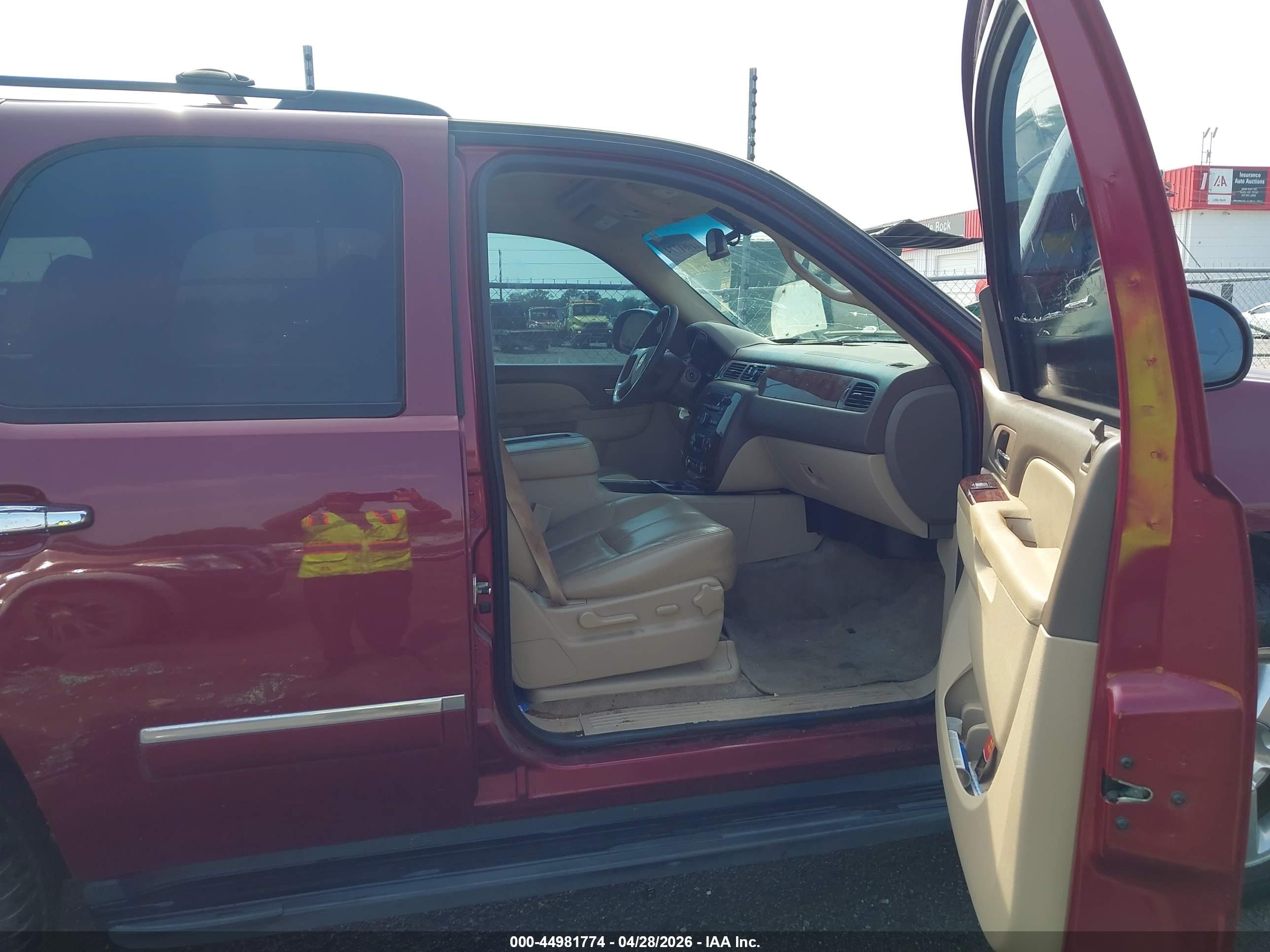 CHEVROLET TAHOE image 5