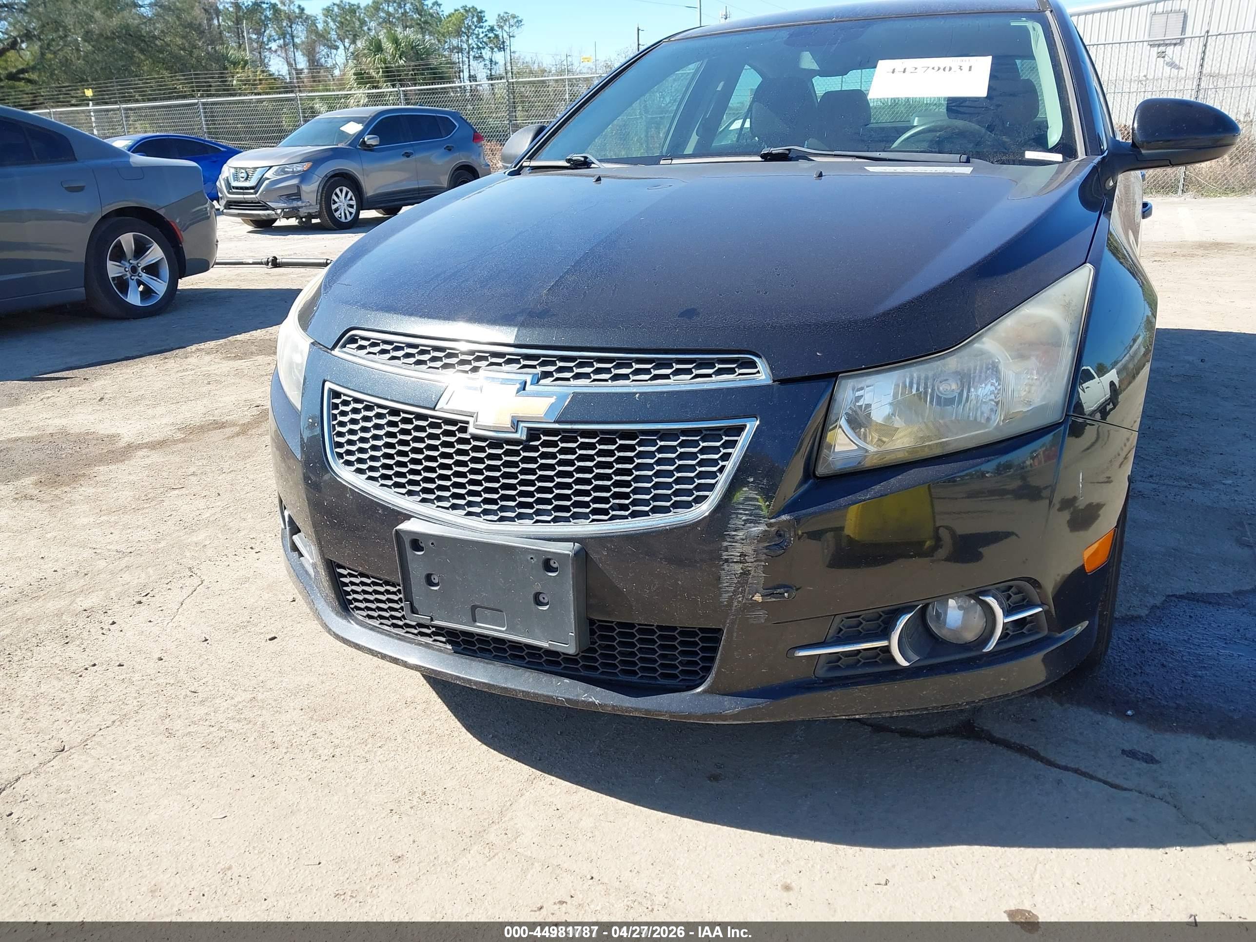 CHEVROLET CRUZE image 6
