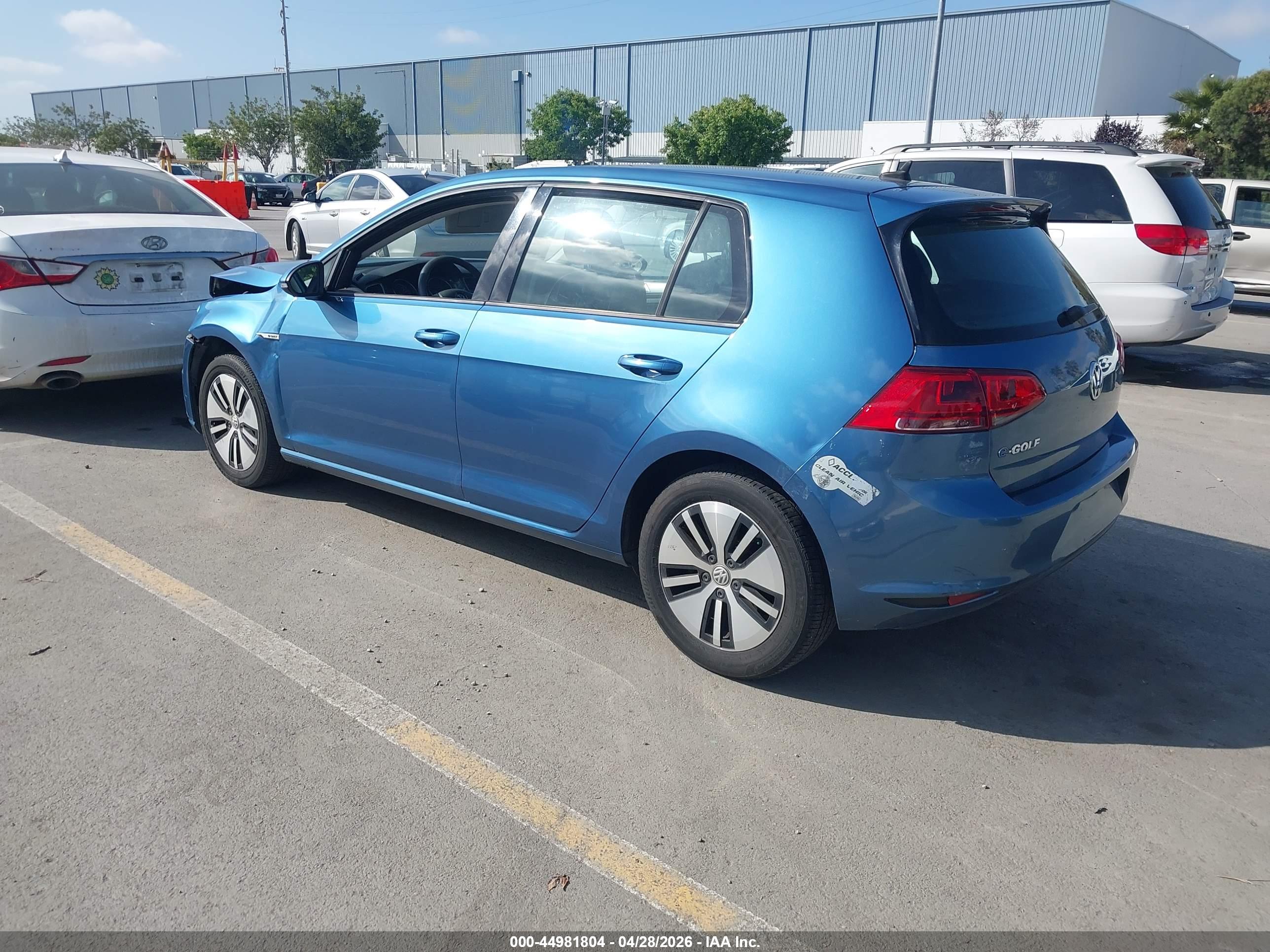 VOLKSWAGEN E-GOLF image 3
