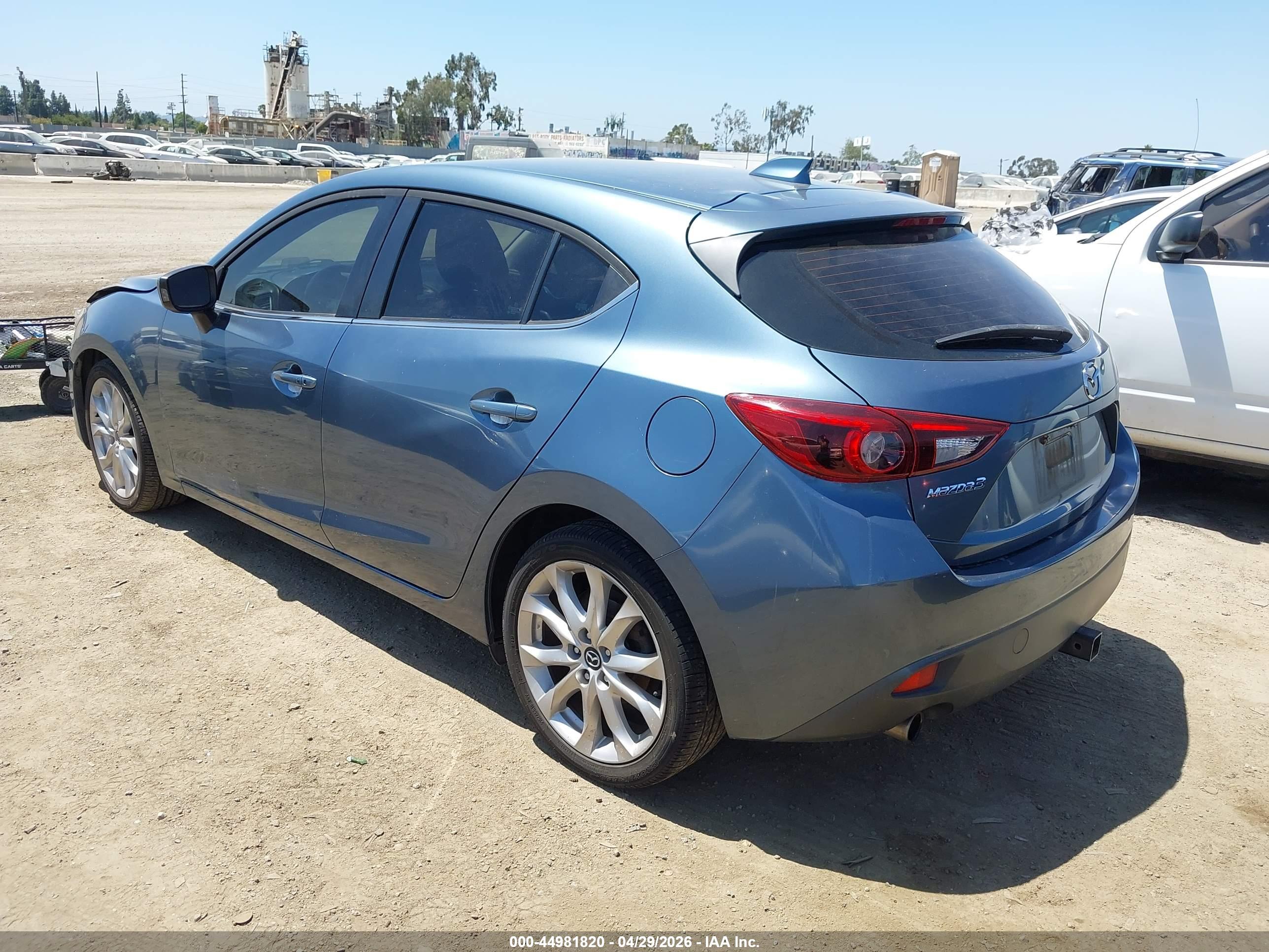 MAZDA MAZDA3 image 3