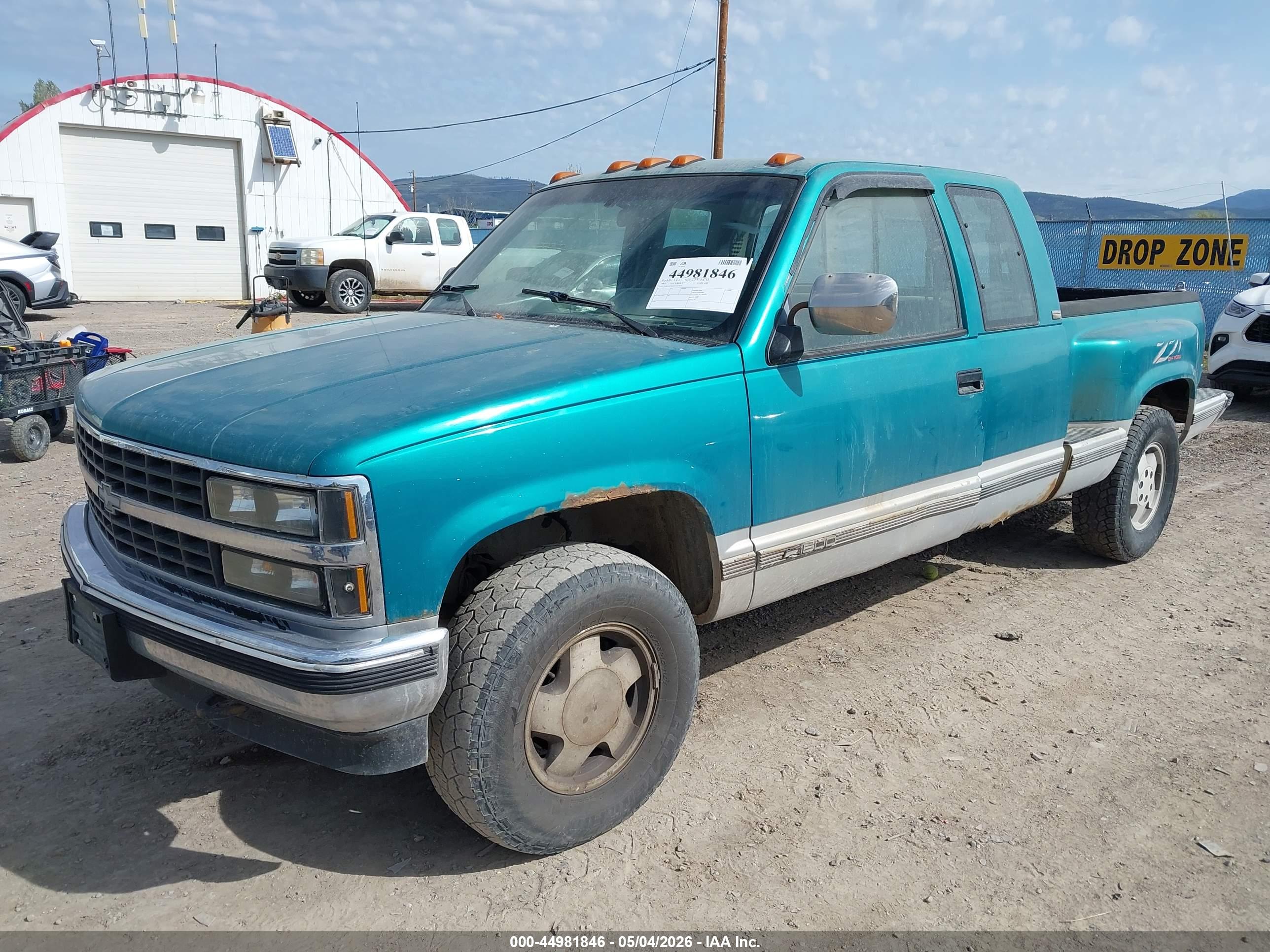 CHEVROLET GMT-400 image 2