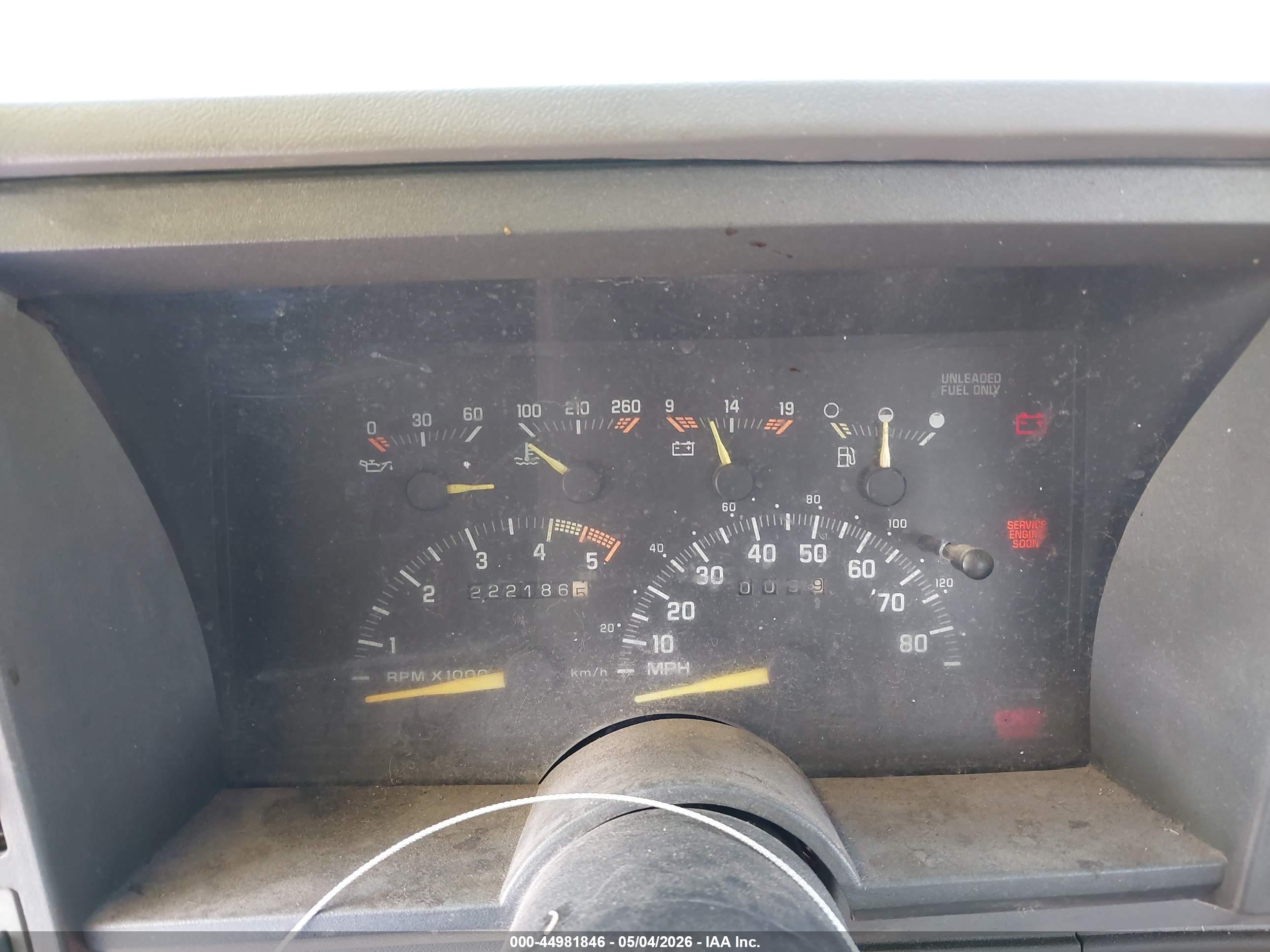 CHEVROLET GMT-400 image 7