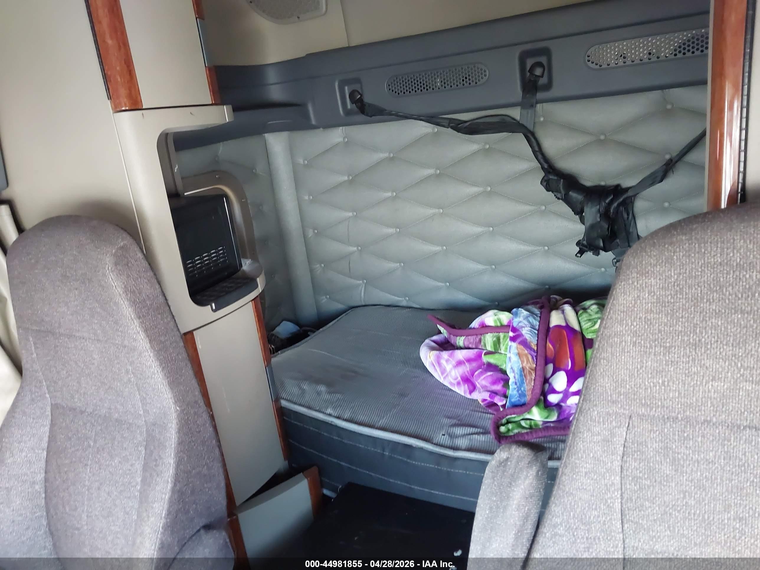 FREIGHTLINER CASCADIA image 8