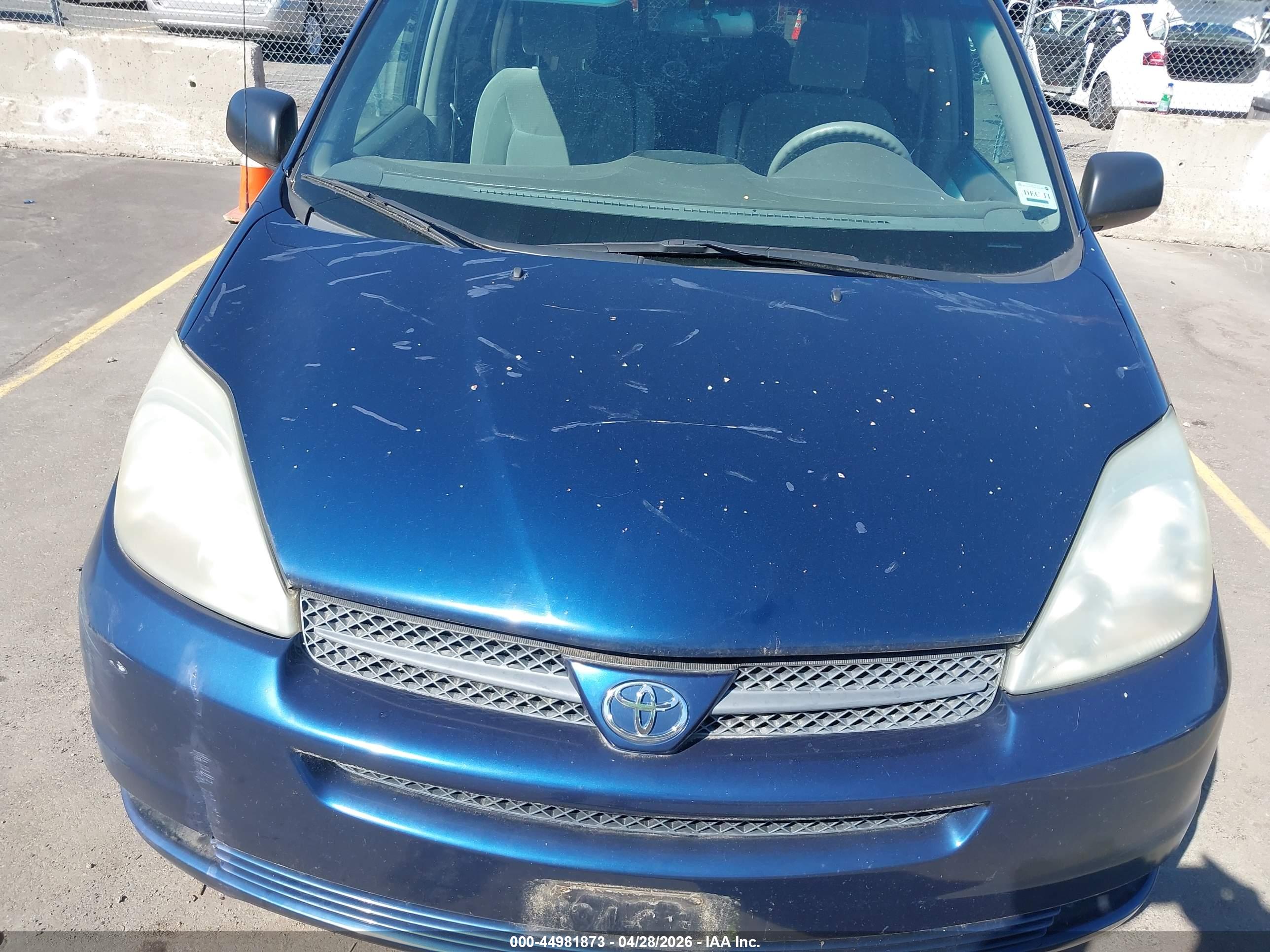 TOYOTA SIENNA image 6