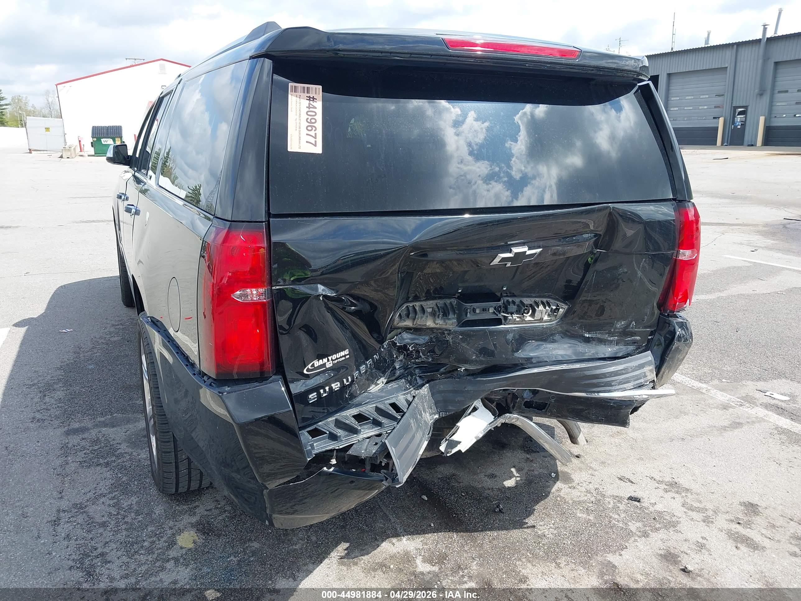 CHEVROLET SUBURBAN image 6