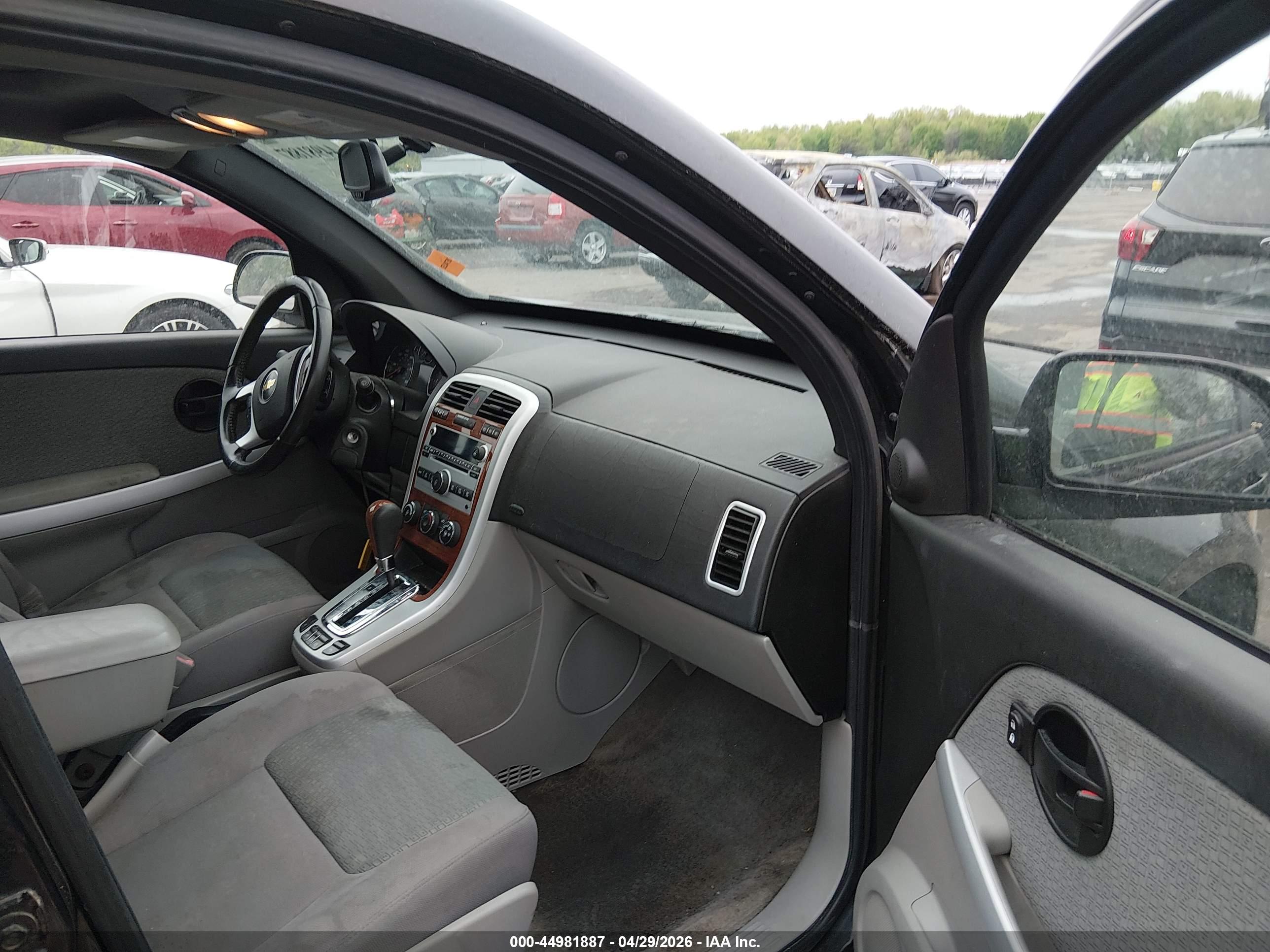 CHEVROLET EQUINOX image 5