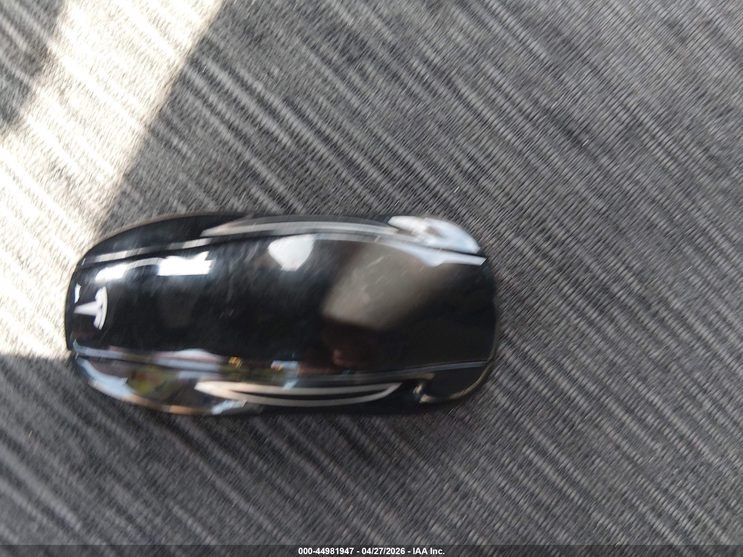 TESLA MODEL image 11