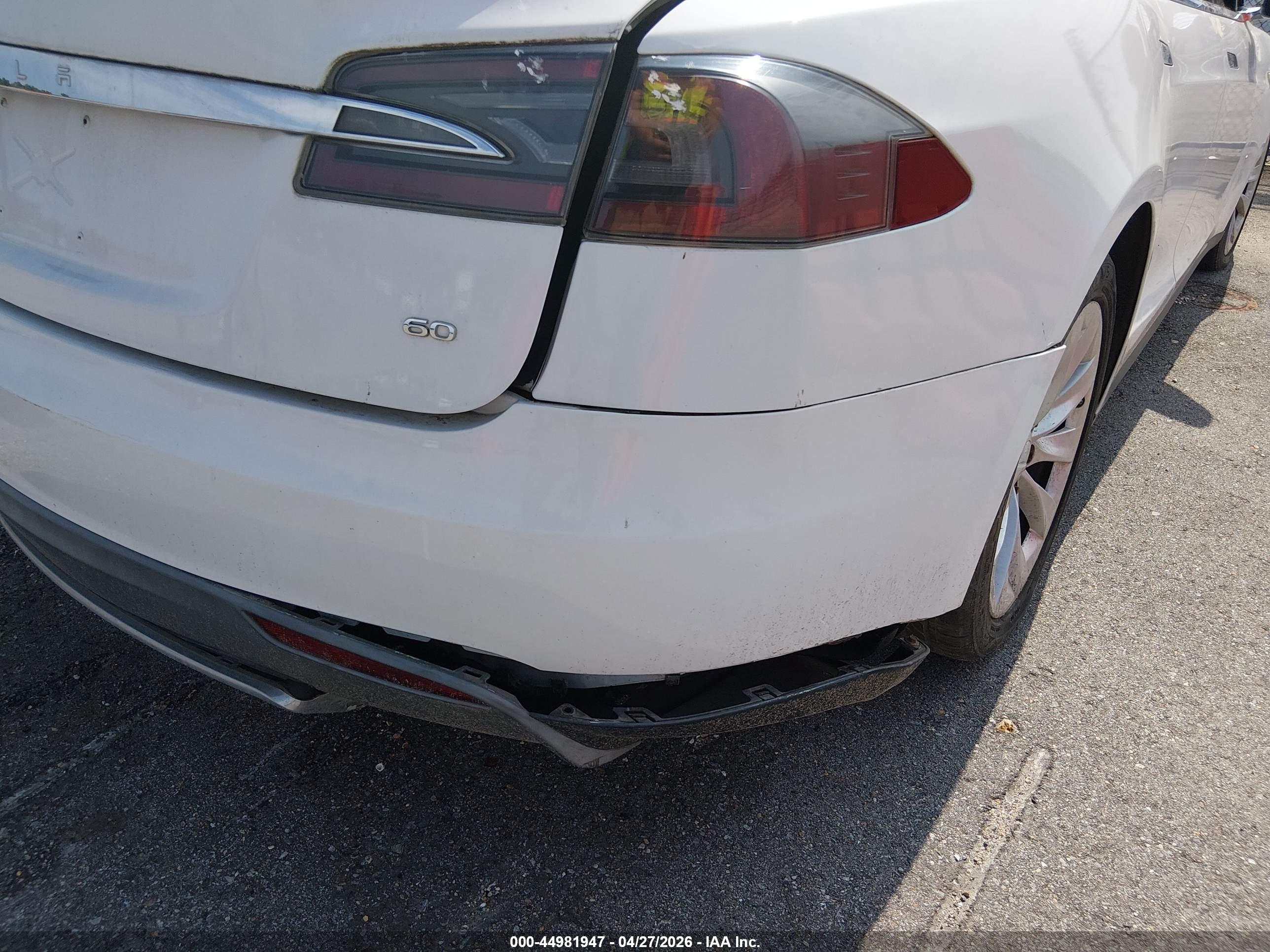 TESLA MODEL image 6