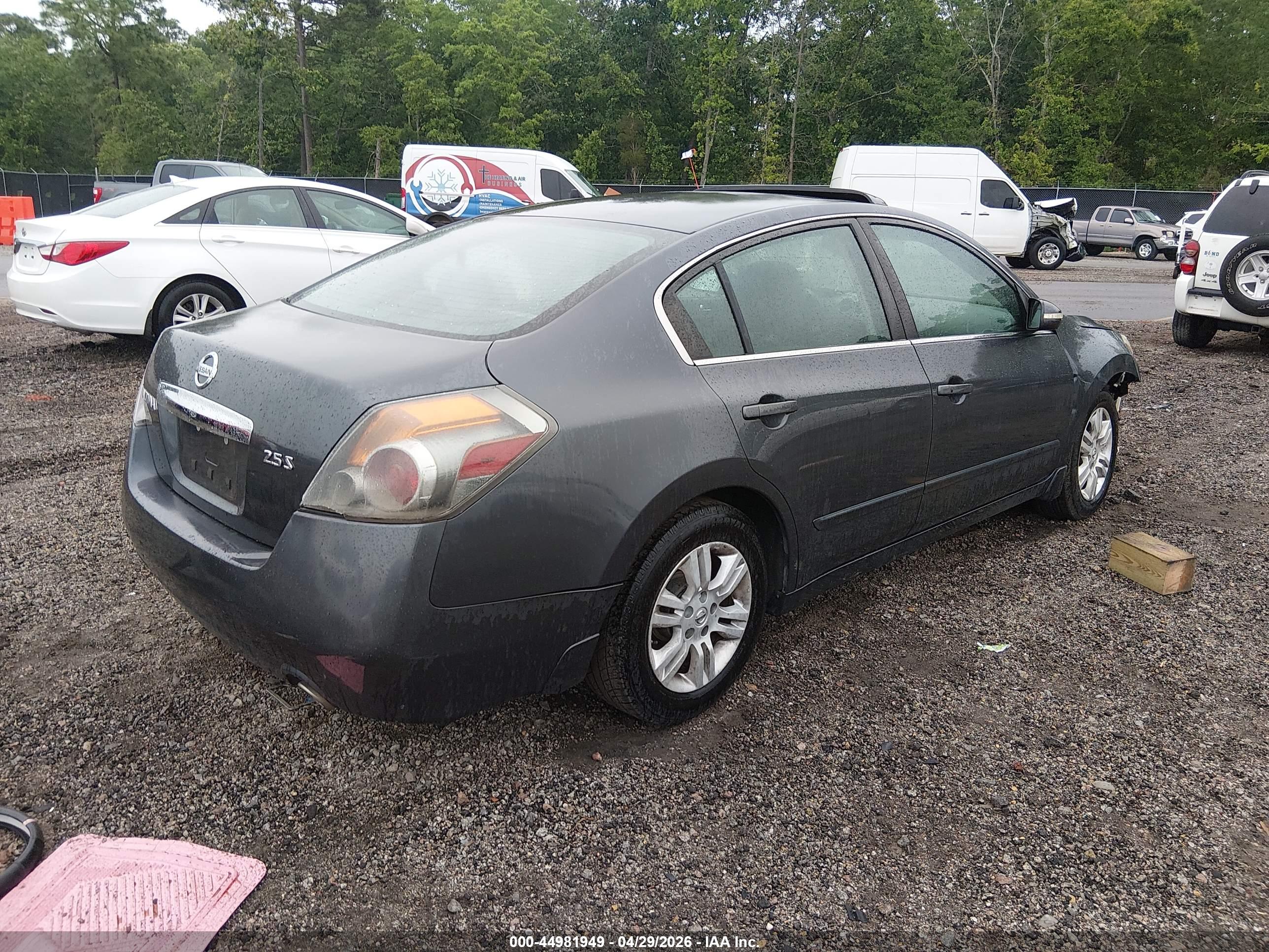NISSAN ALTIMA image 4