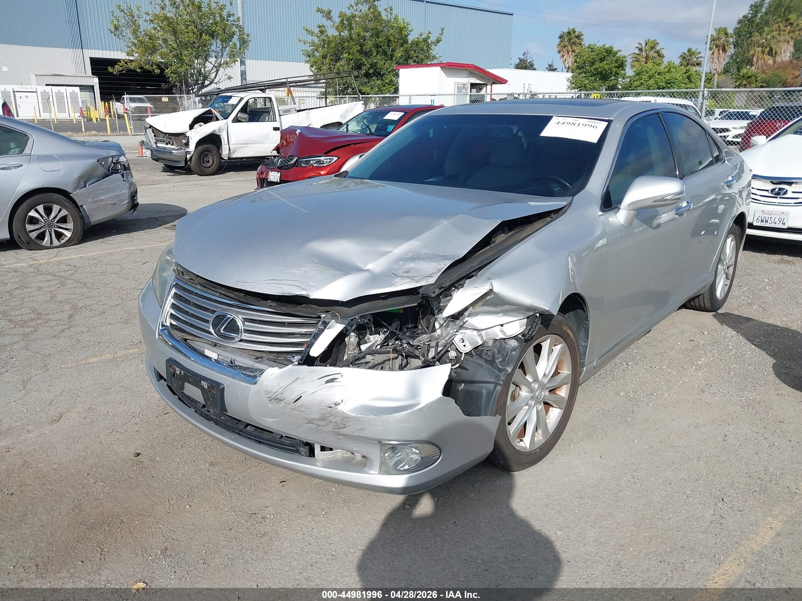 LEXUS ES image 6