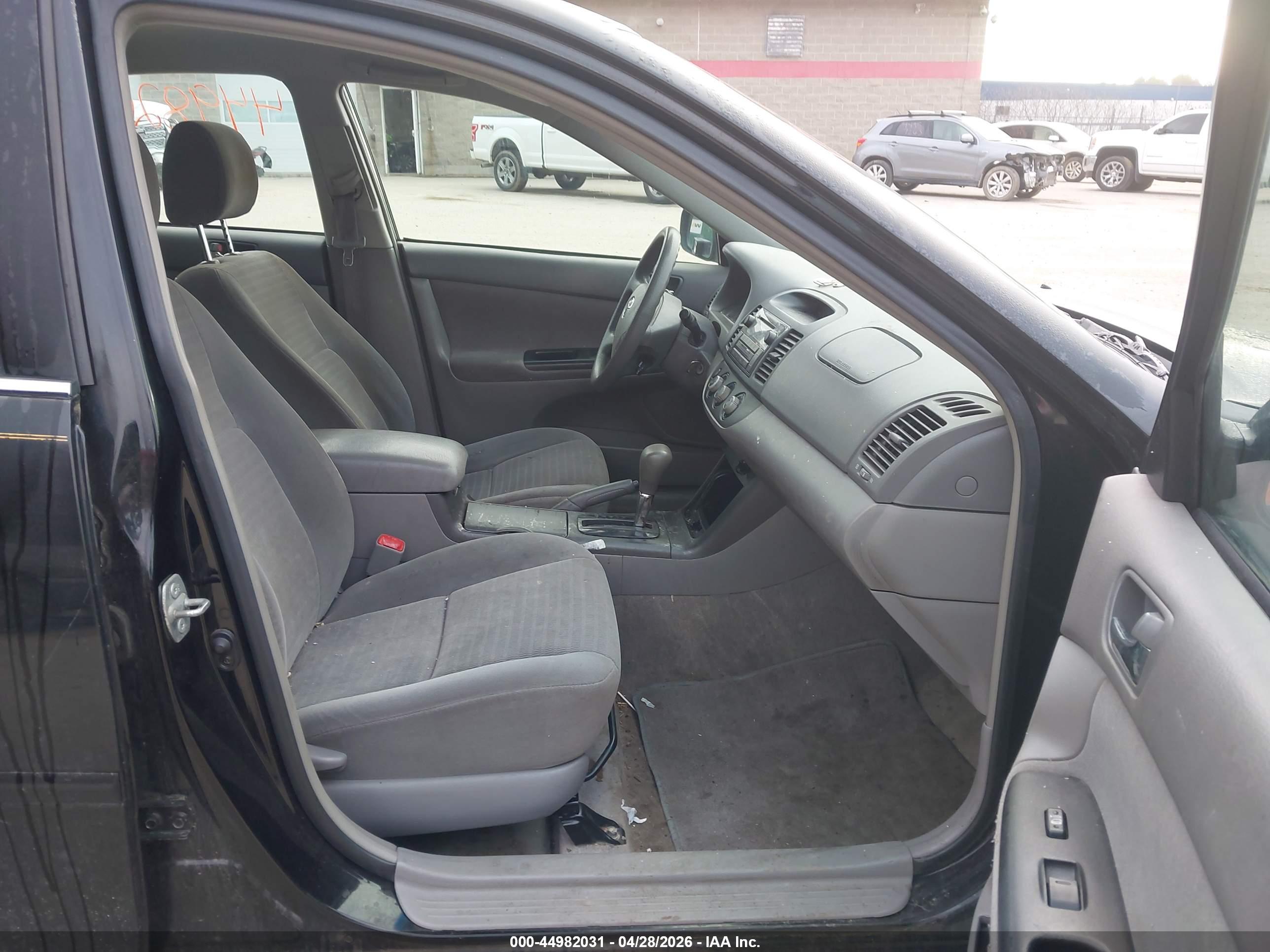 TOYOTA CAMRY image 5