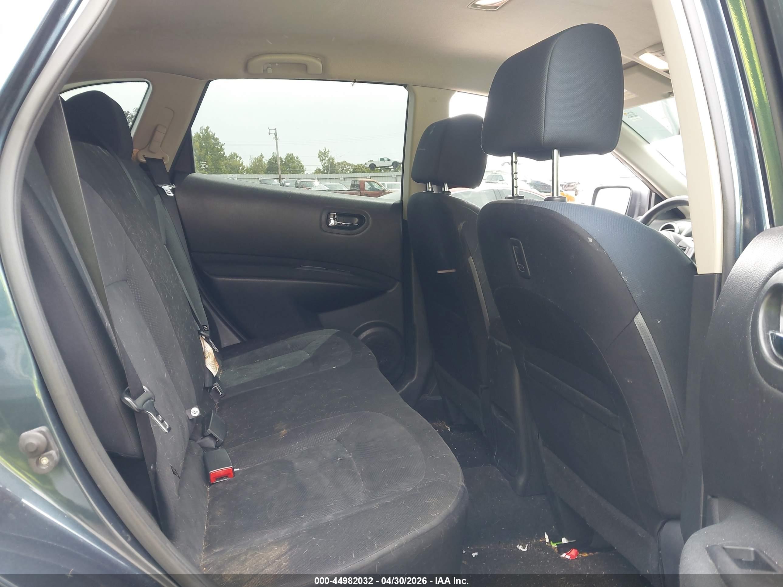 NISSAN ROGUE image 8
