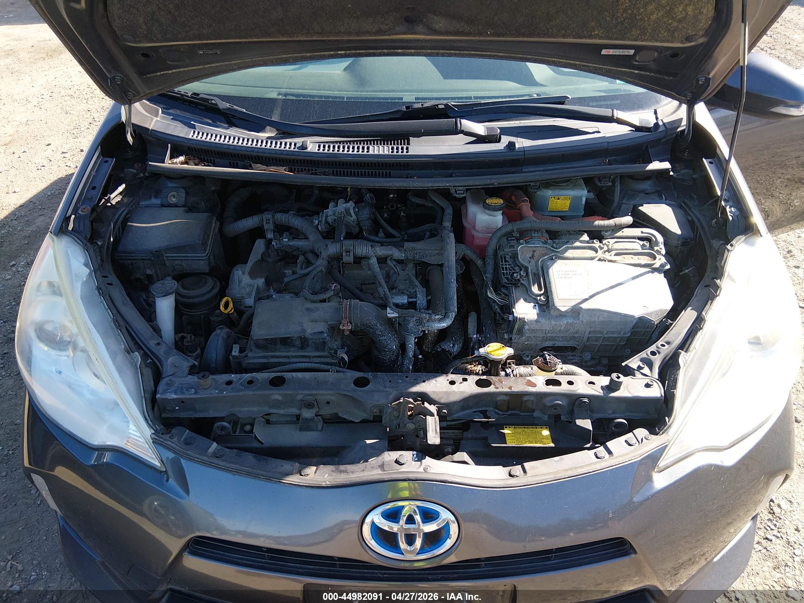 TOYOTA PRIUS image 10