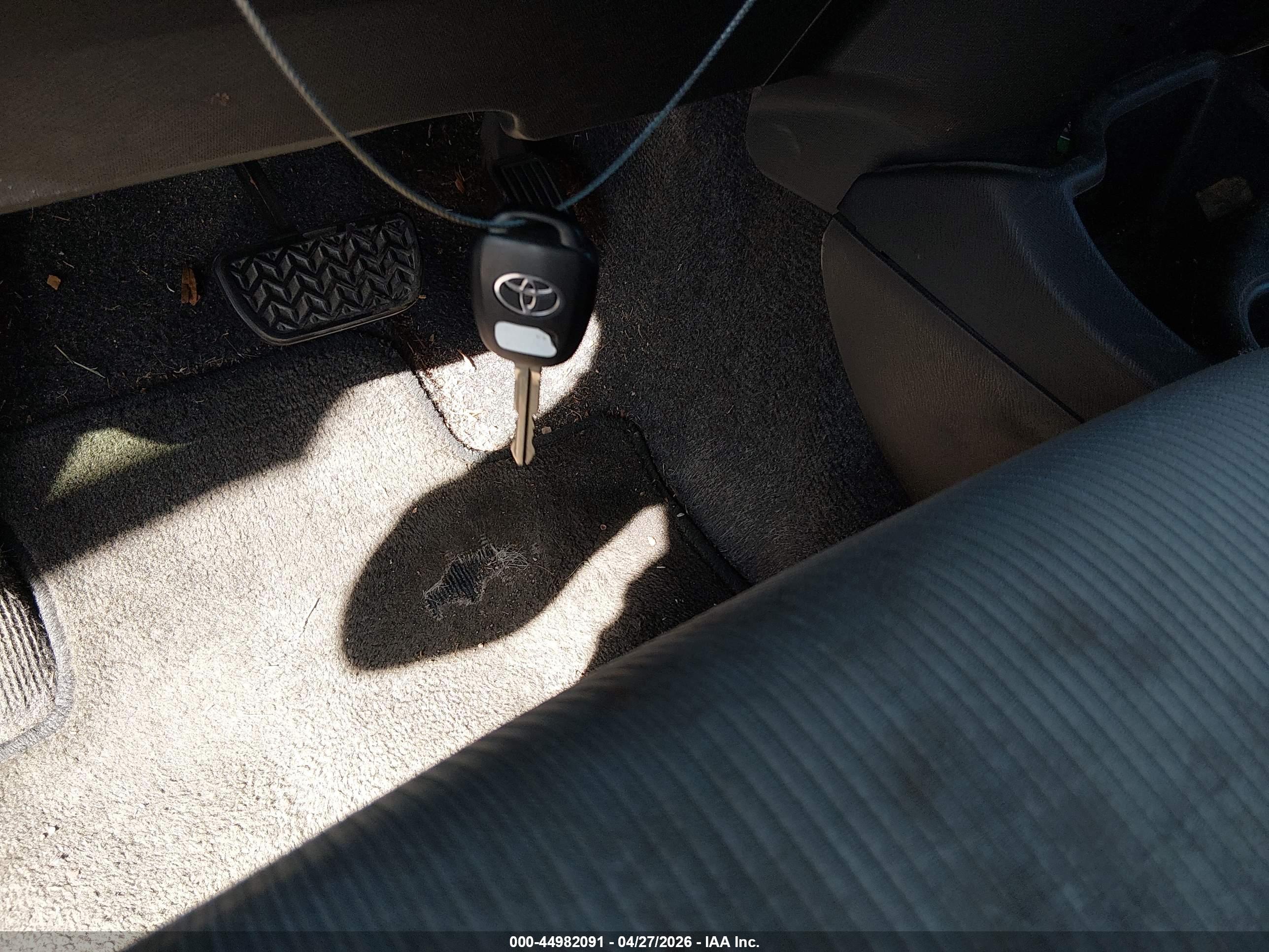 TOYOTA PRIUS image 11