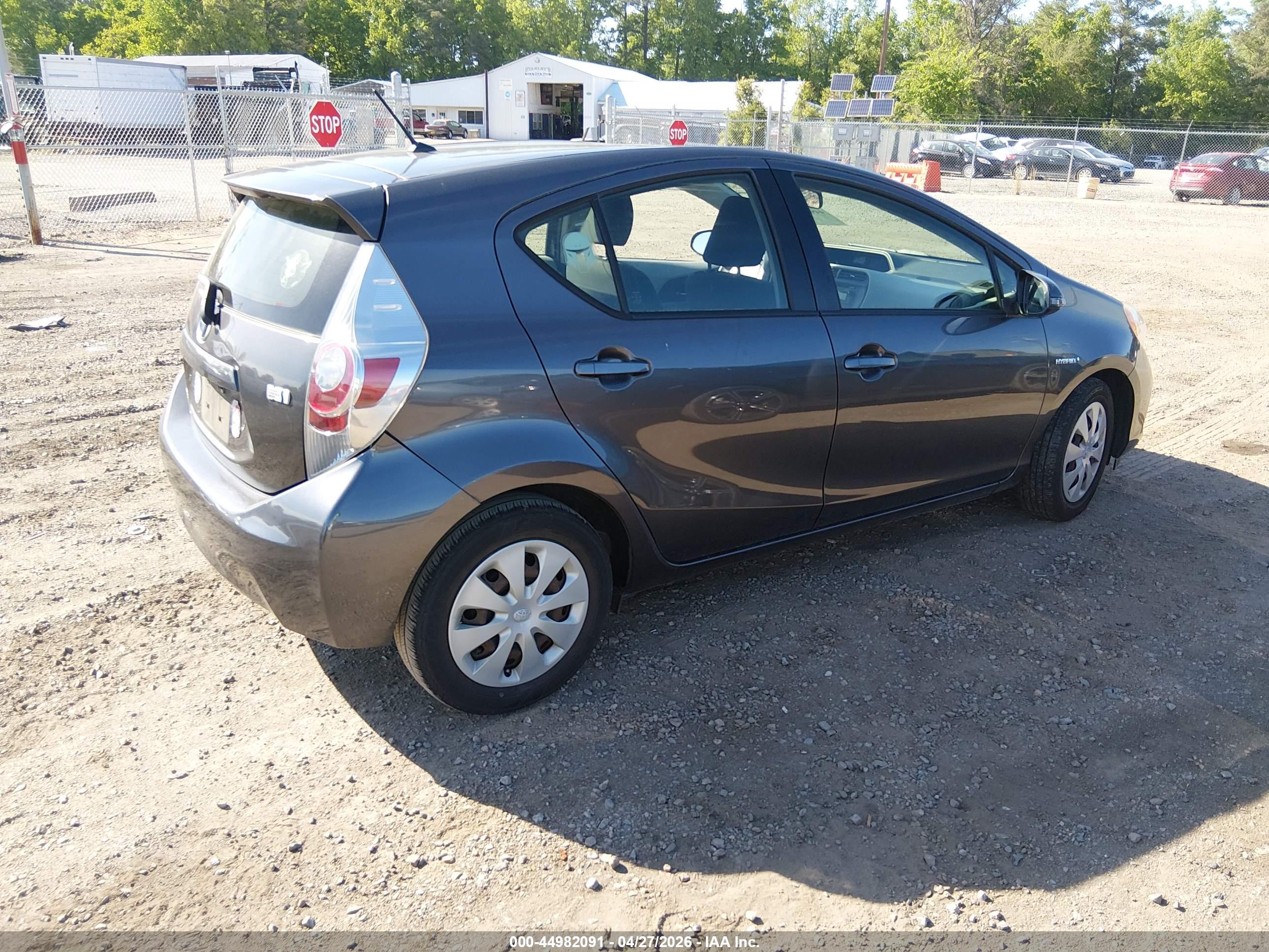TOYOTA PRIUS image 4