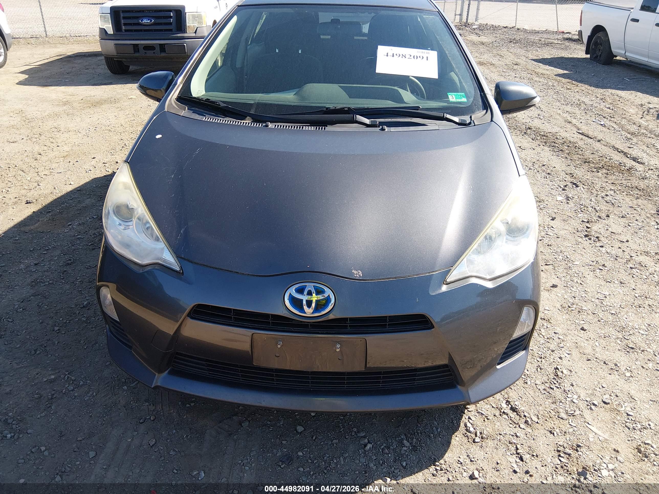TOYOTA PRIUS image 6