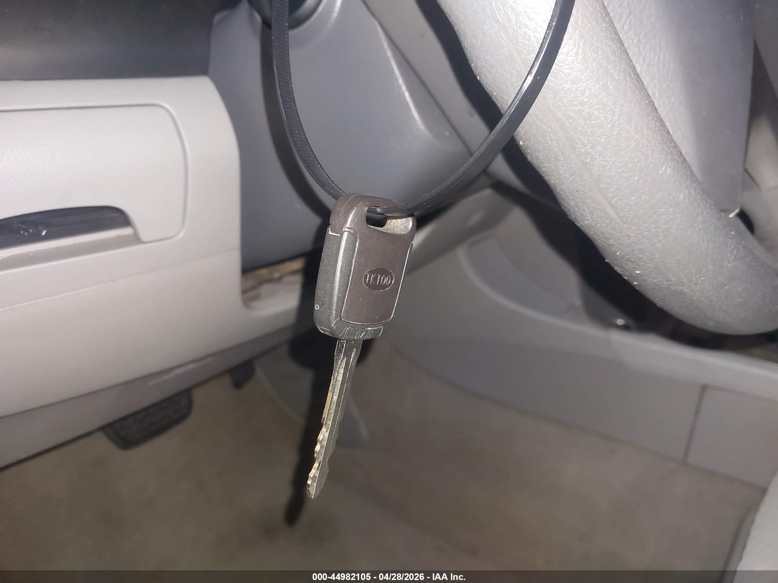 TOYOTA CAMRY image 11