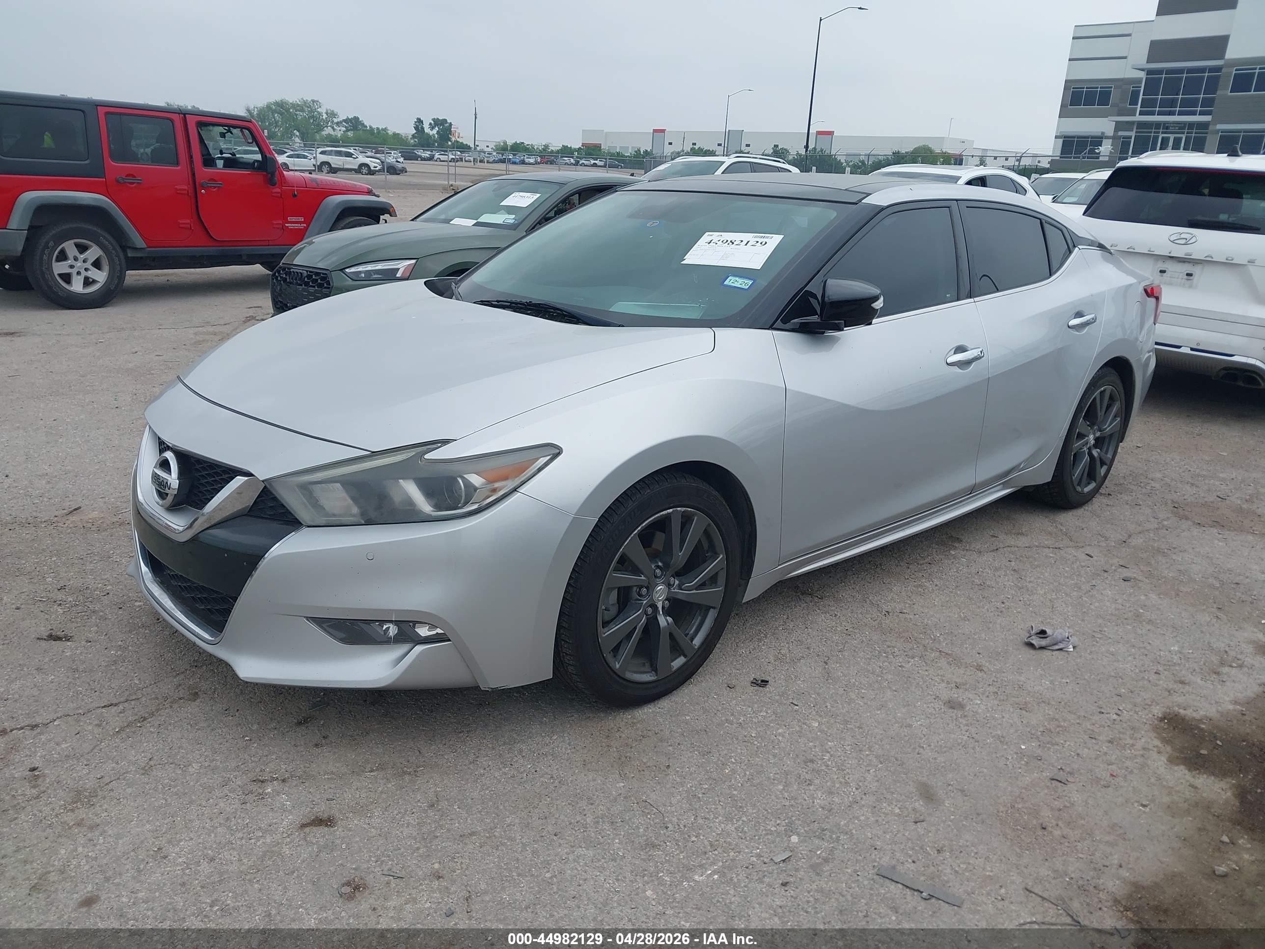 NISSAN MAXIMA image 2