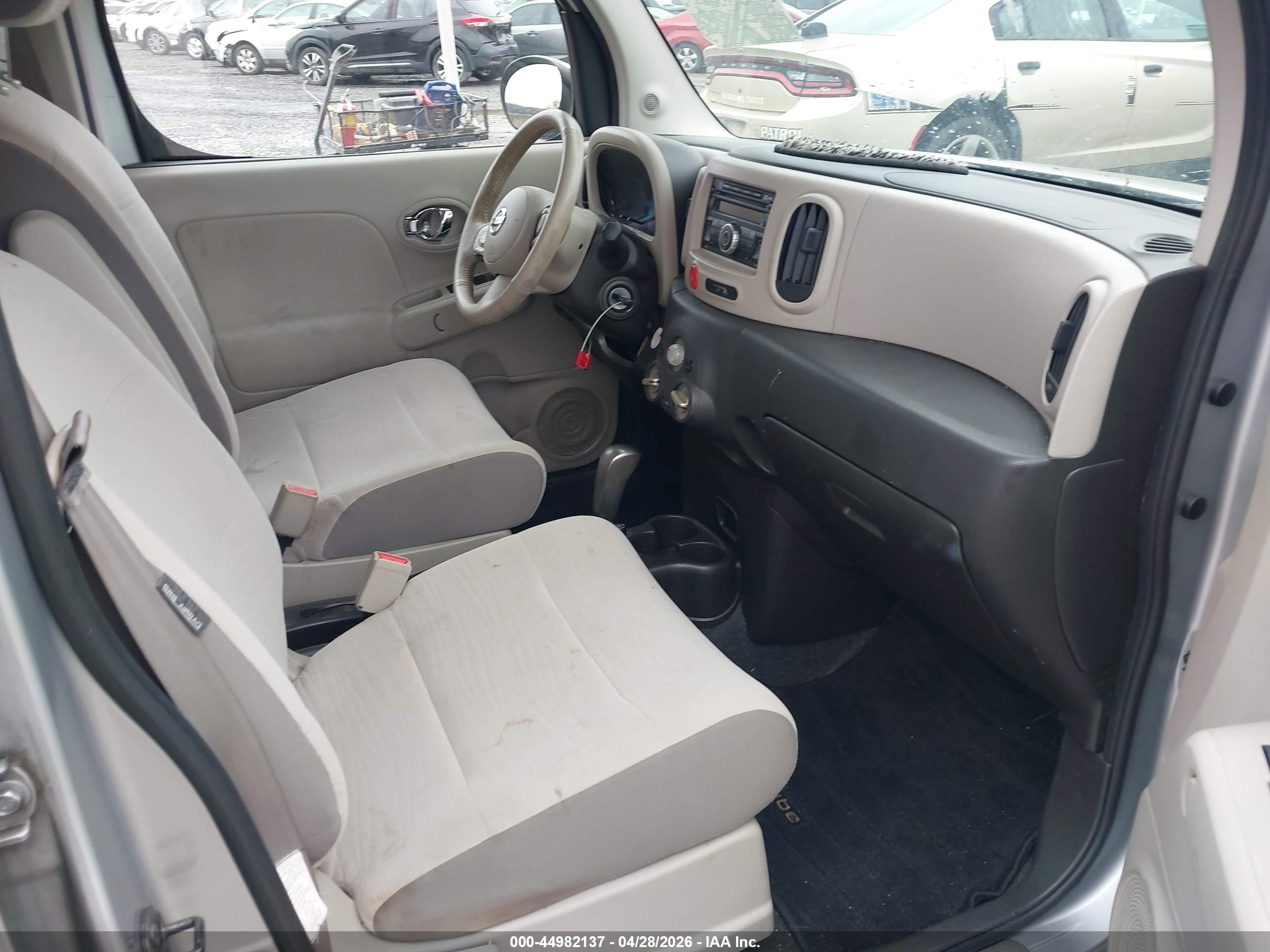 NISSAN CUBE image 5