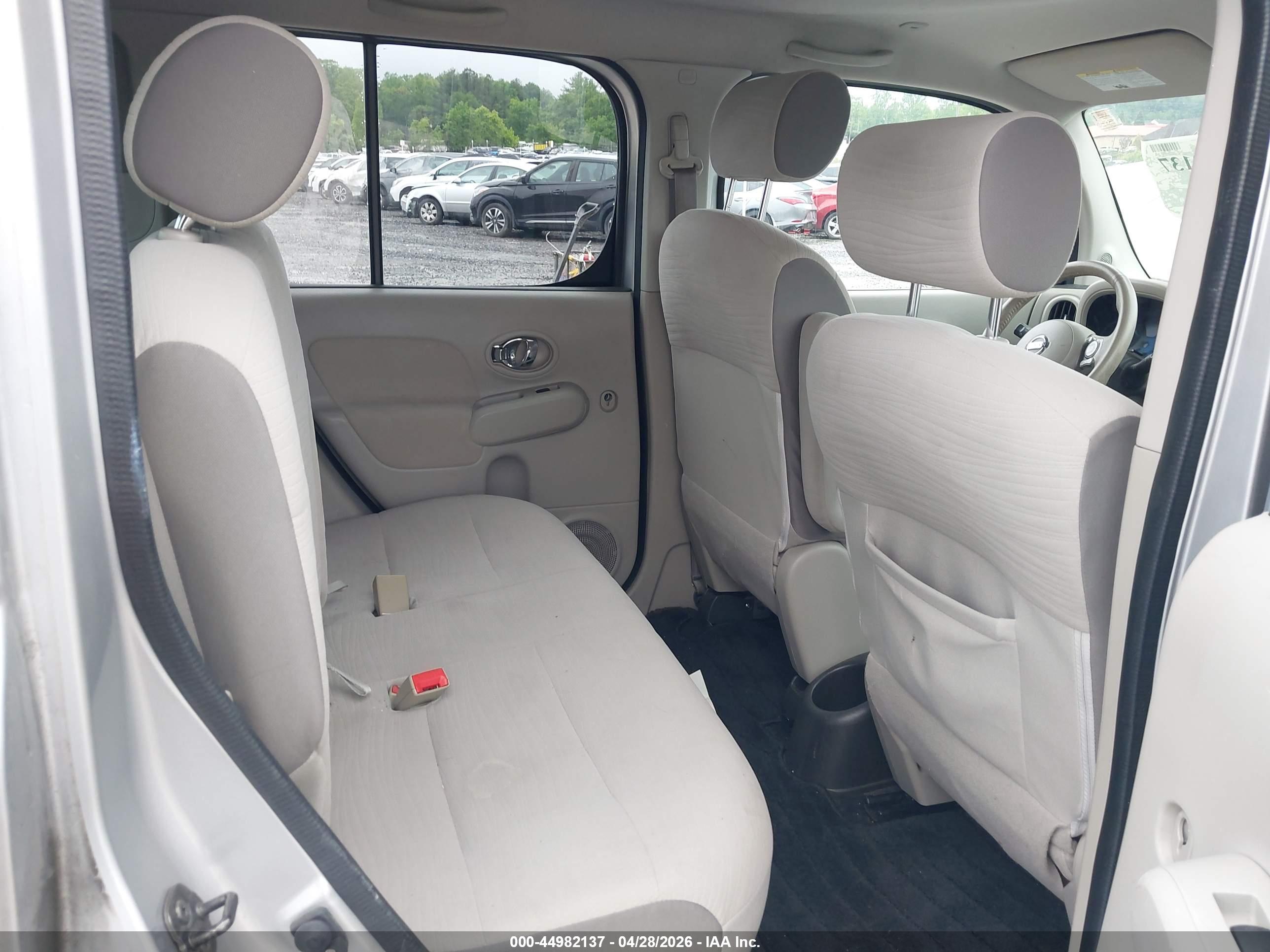 NISSAN CUBE image 8