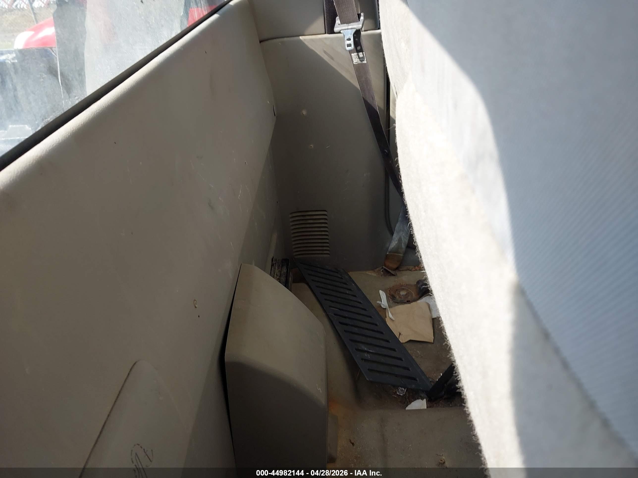 CHEVROLET COLORADO image 8
