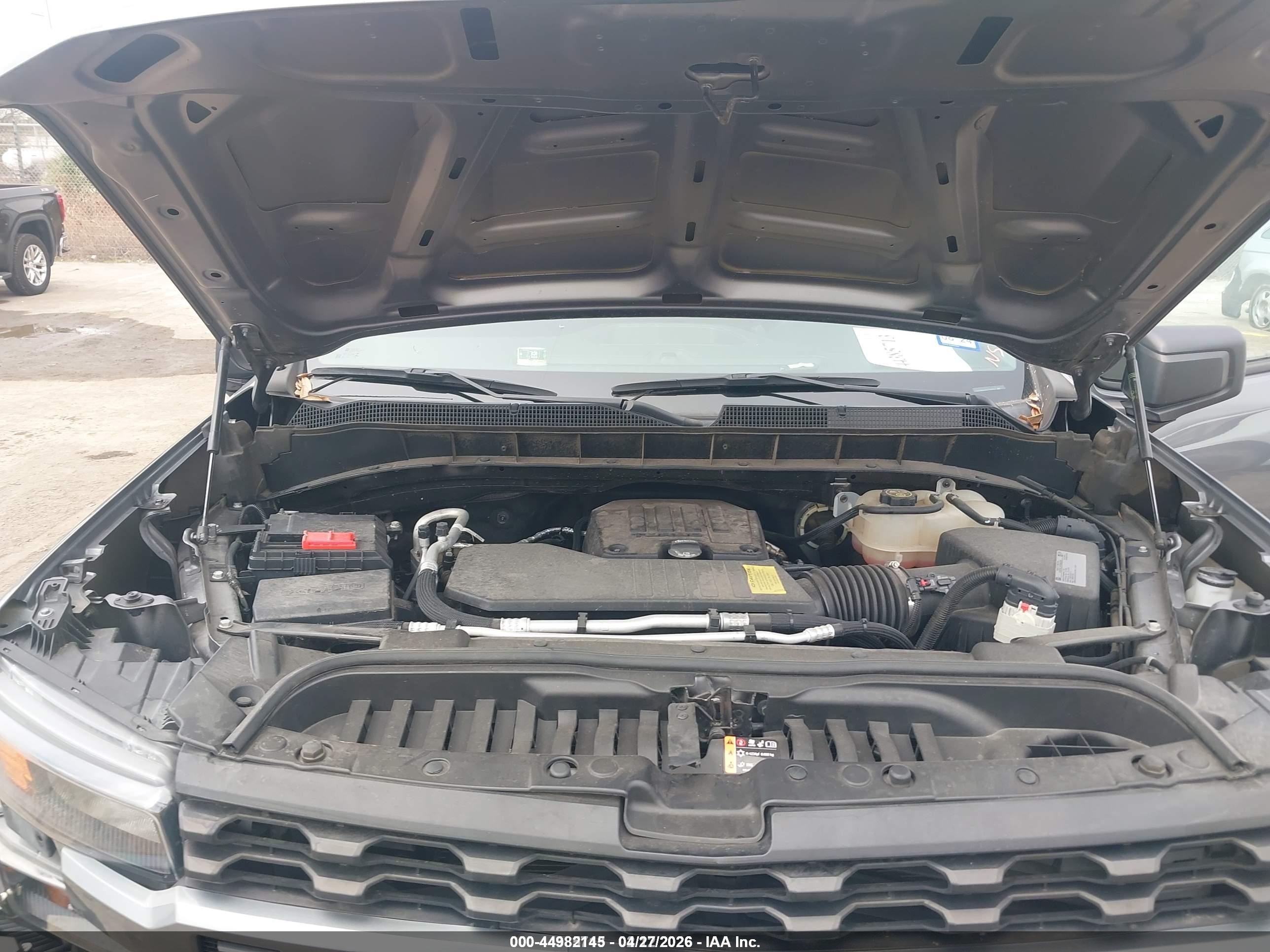 CHEVROLET SILVERADO image 10