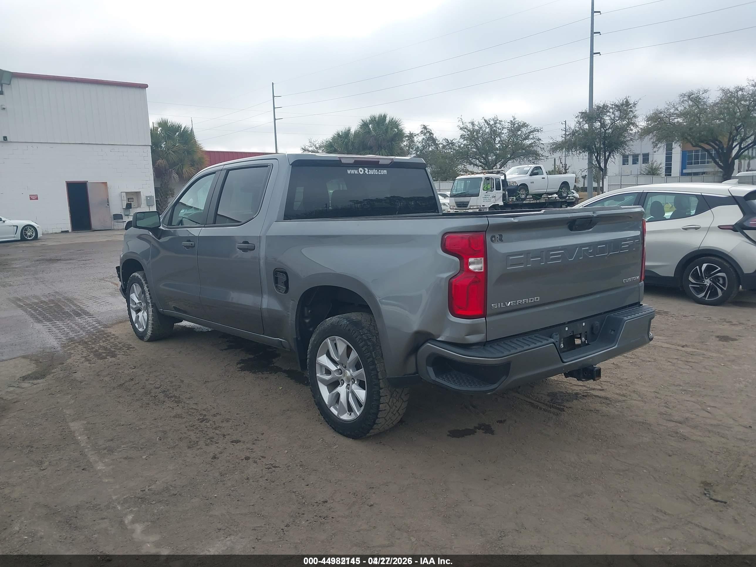 CHEVROLET SILVERADO image 3