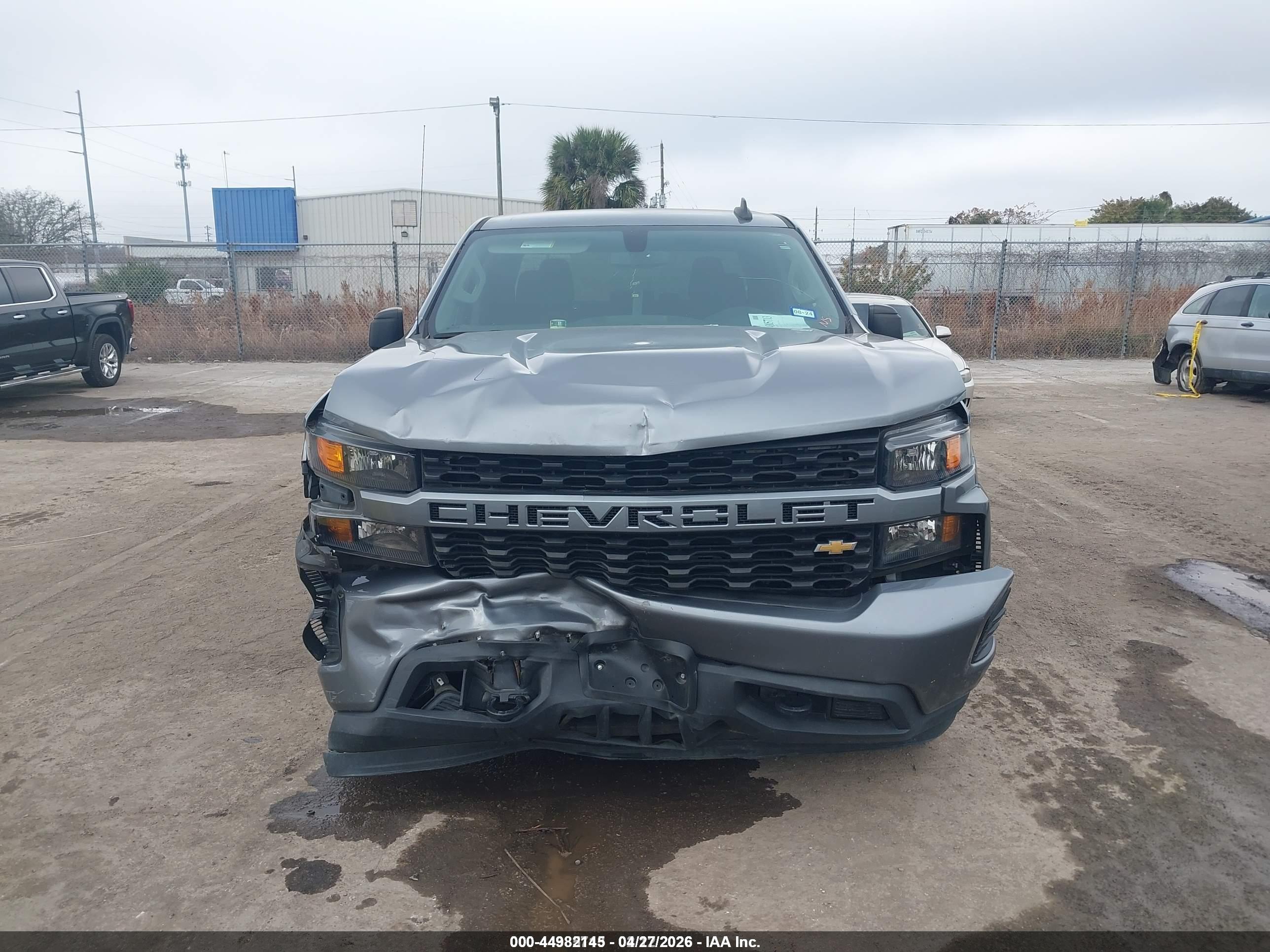 CHEVROLET SILVERADO image 6