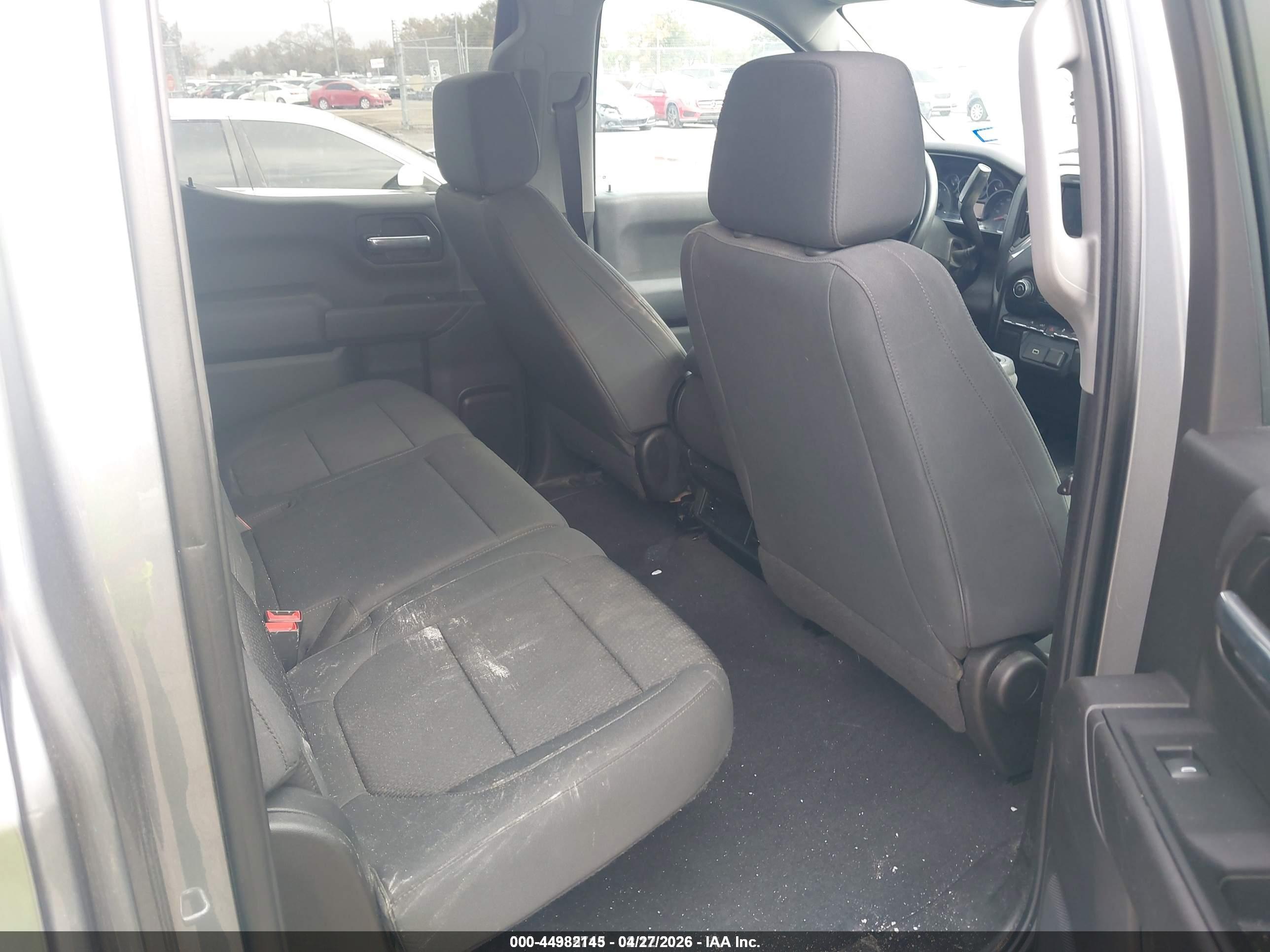 CHEVROLET SILVERADO image 8