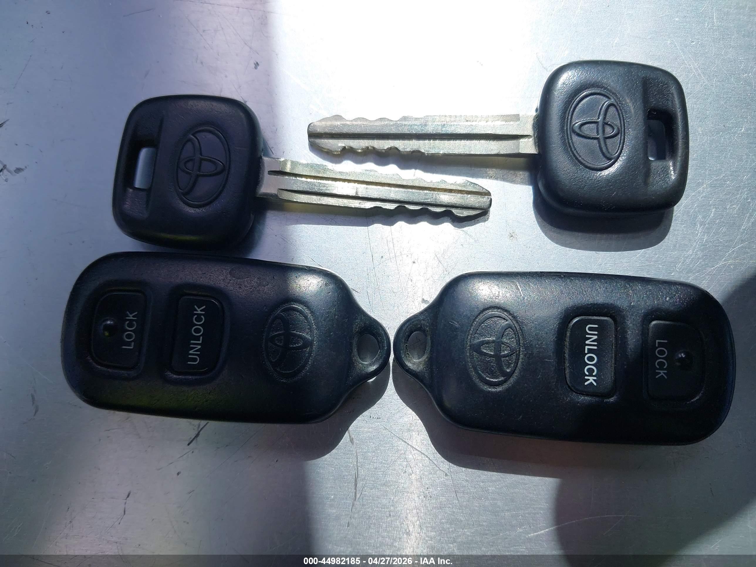 TOYOTA RAV4 image 11