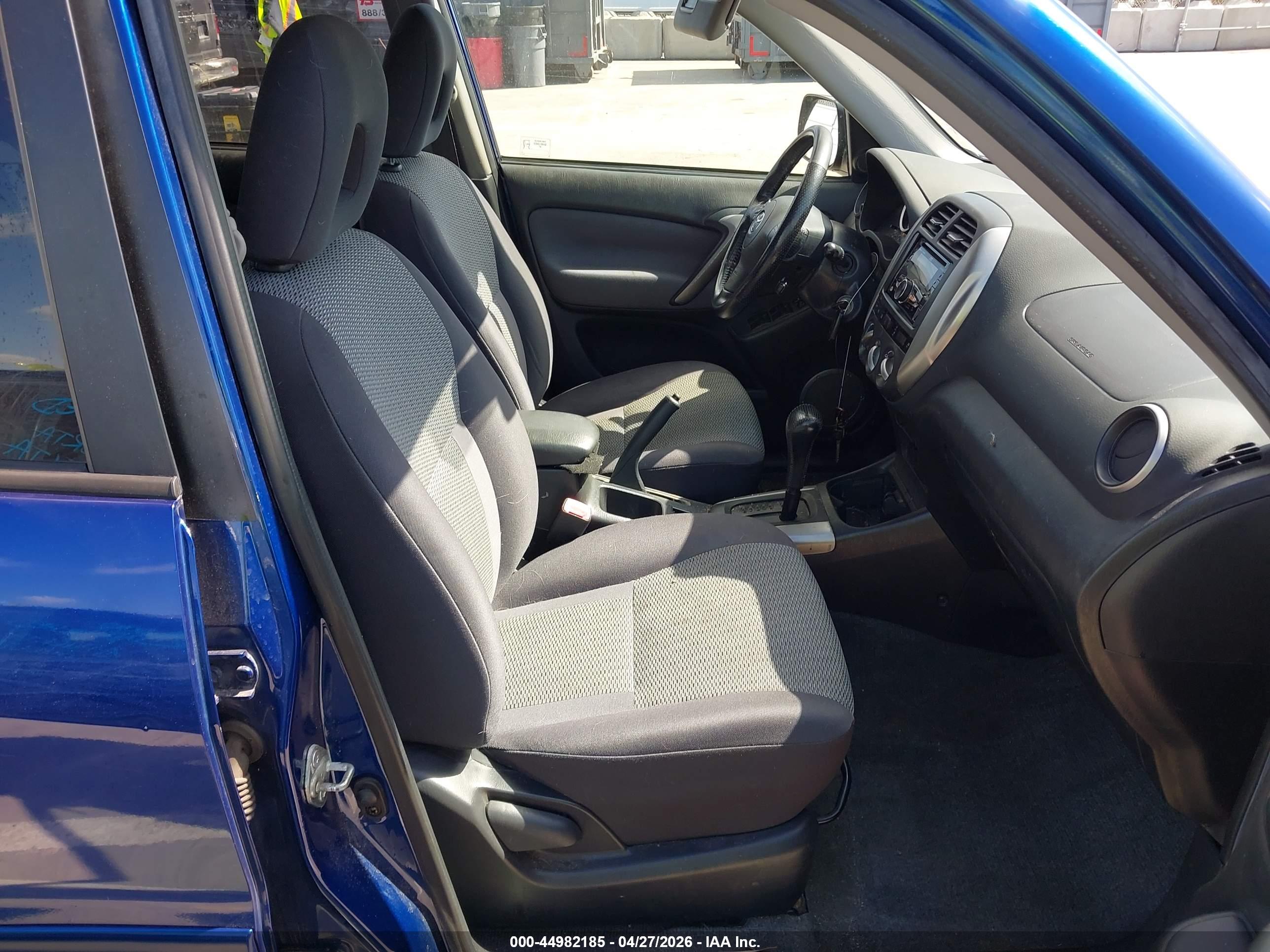 TOYOTA RAV4 image 5