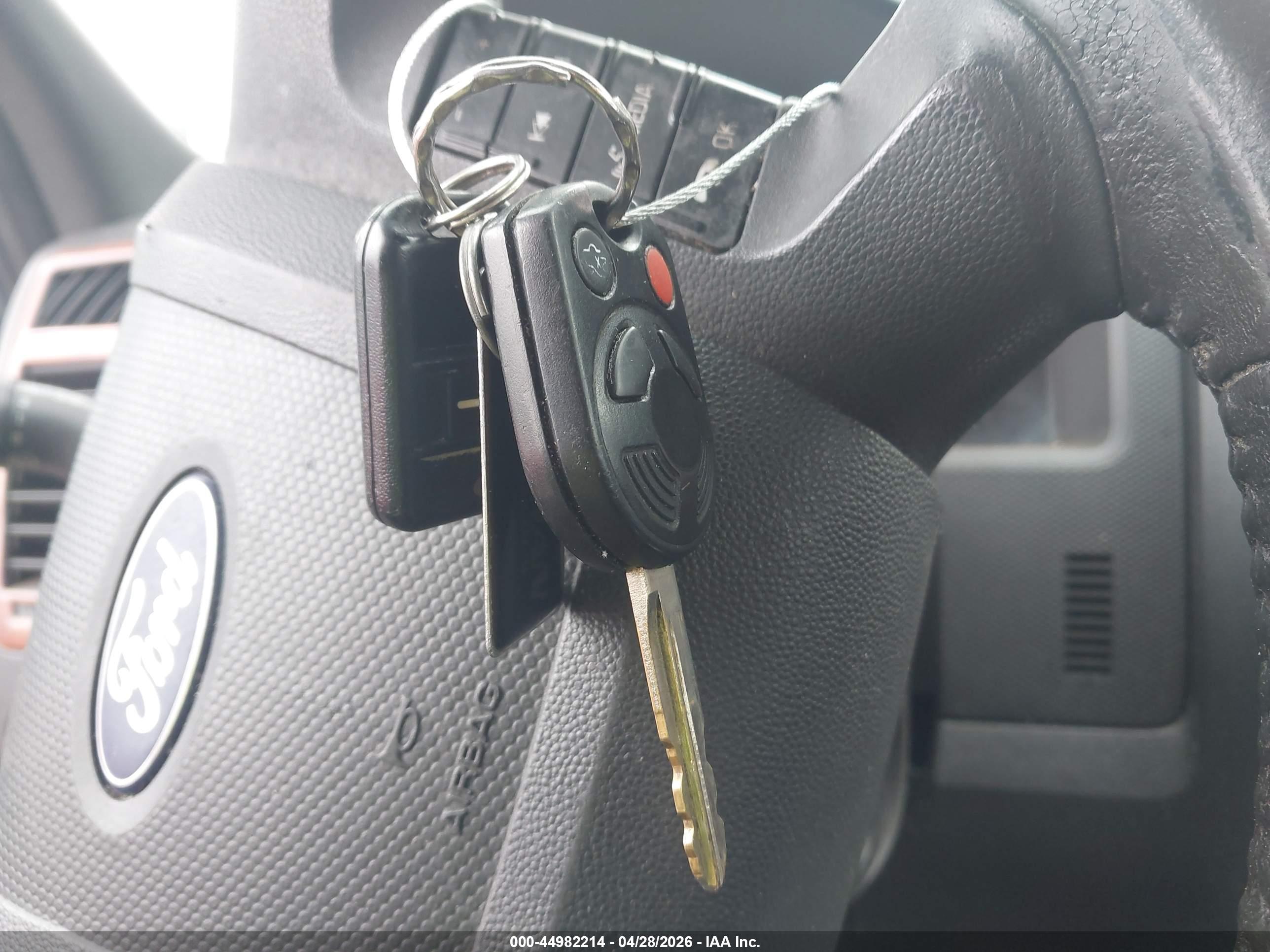 FORD ESCAPE image 11