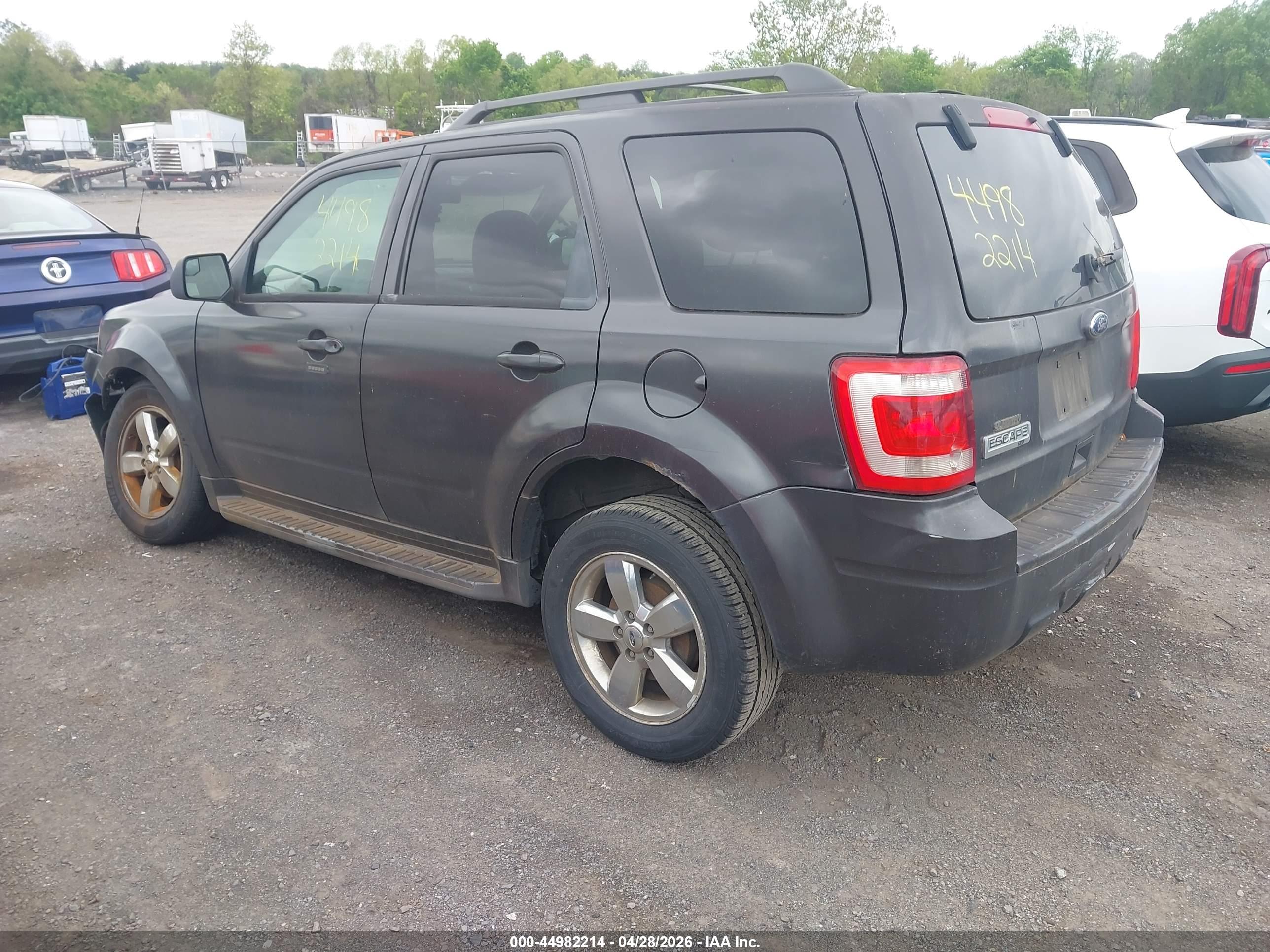 FORD ESCAPE image 3