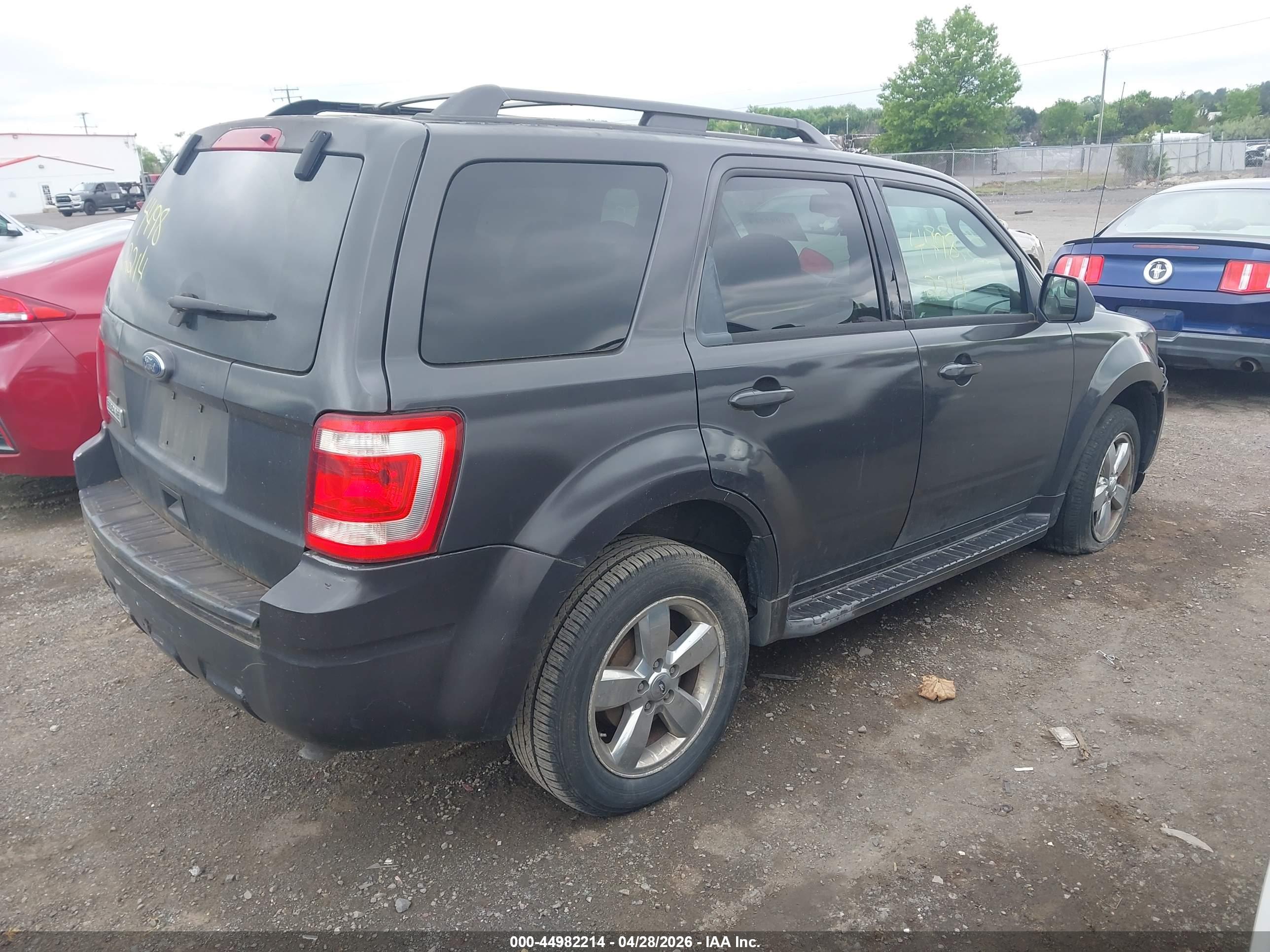 FORD ESCAPE image 4