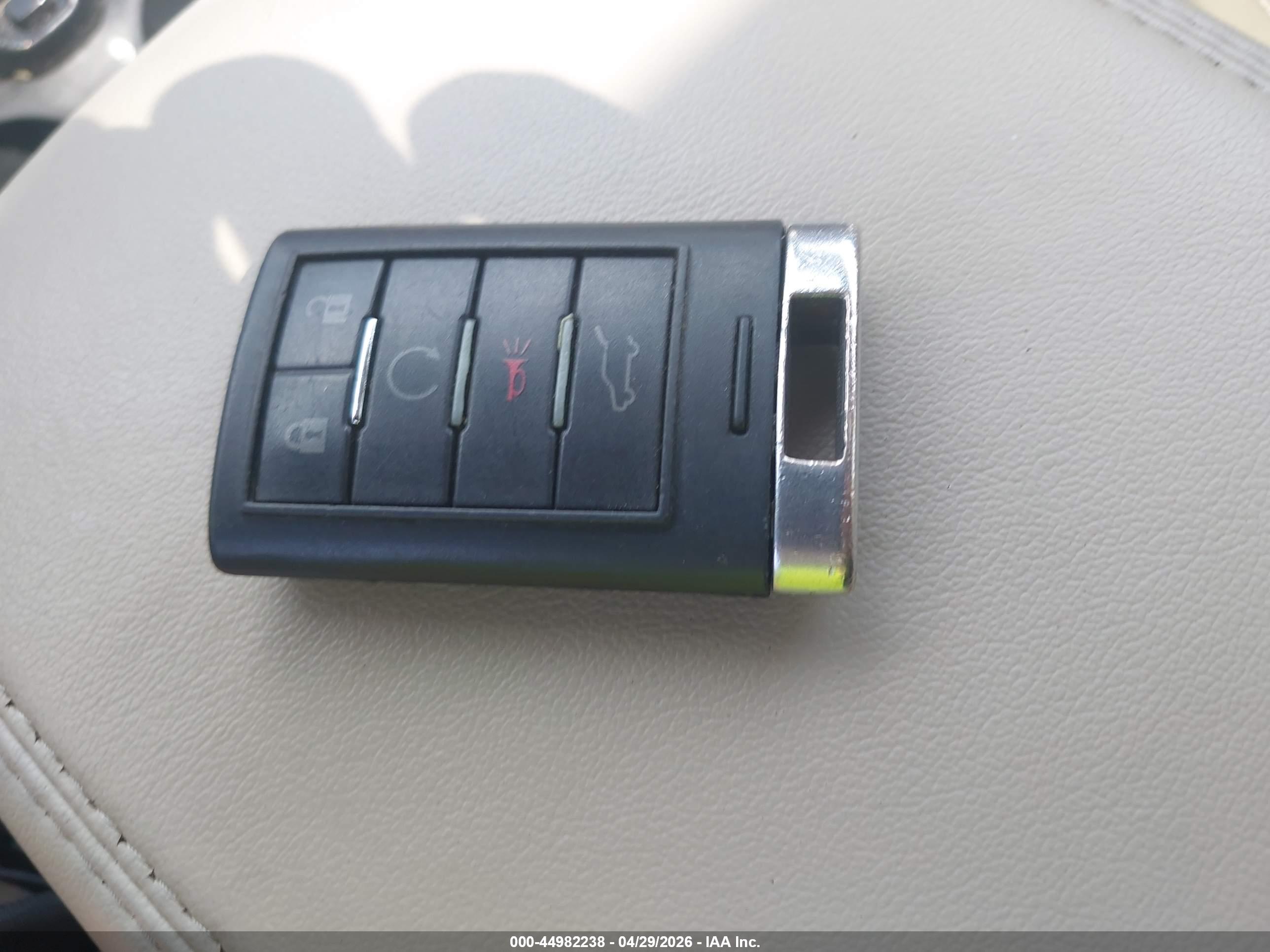 CADILLAC SRX image 11