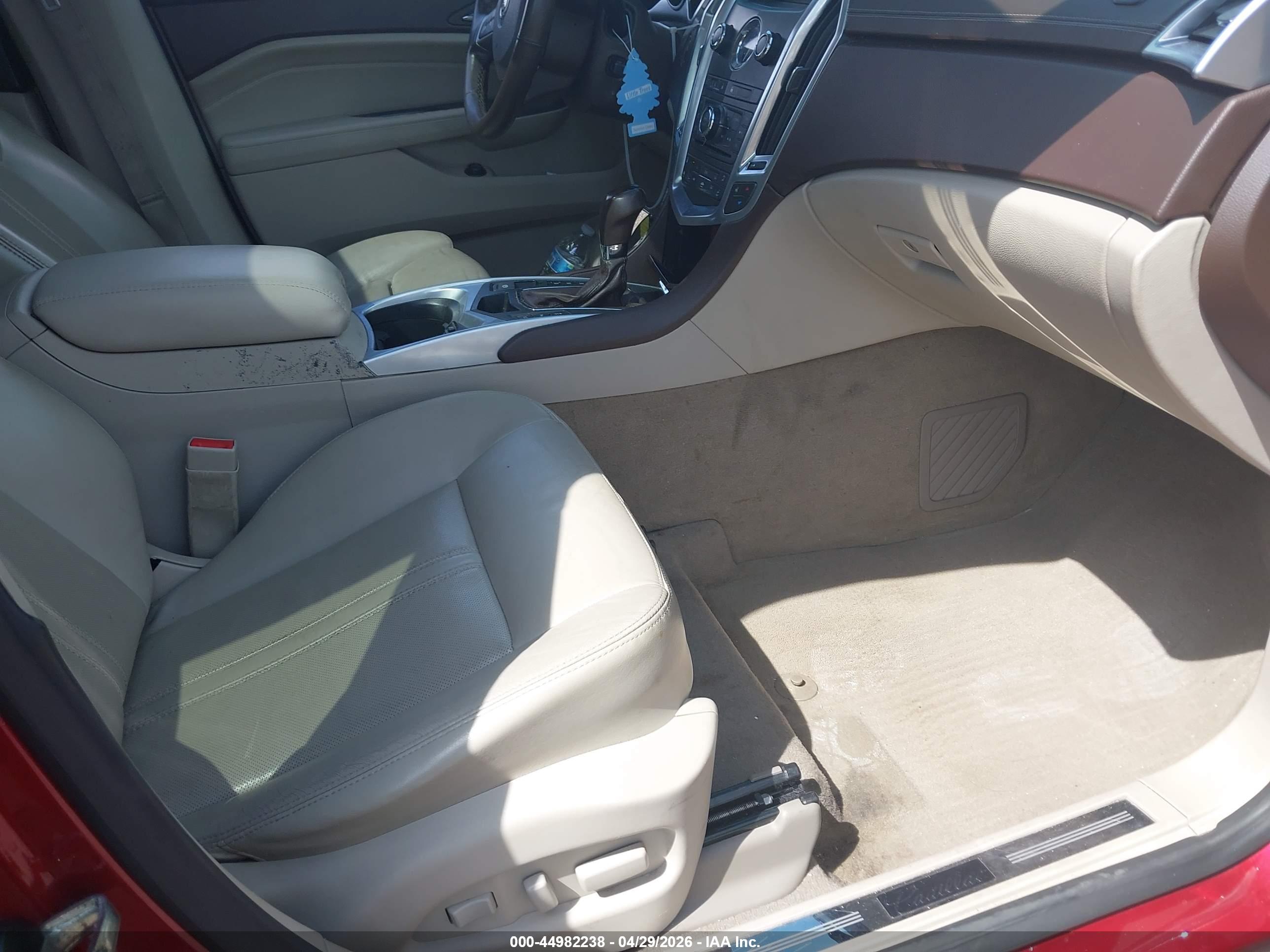 CADILLAC SRX image 5
