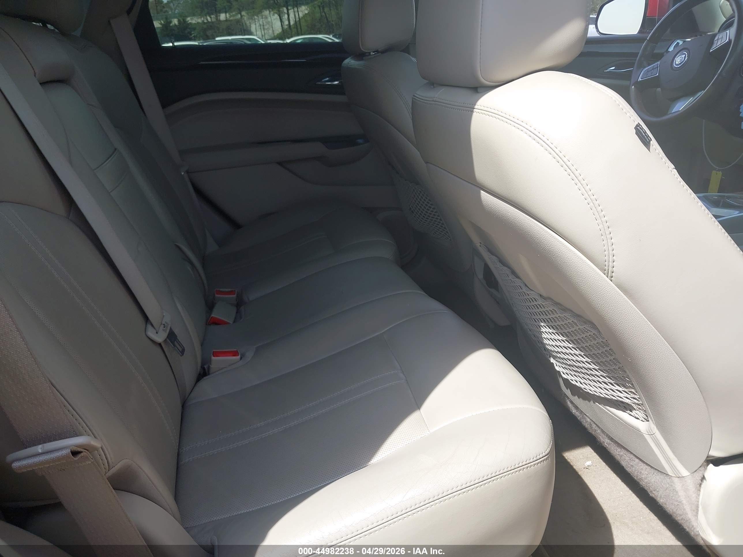 CADILLAC SRX image 8