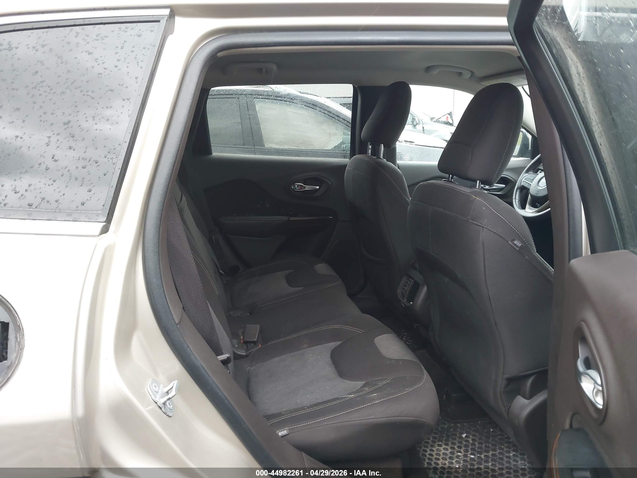 JEEP CHEROKEE image 8