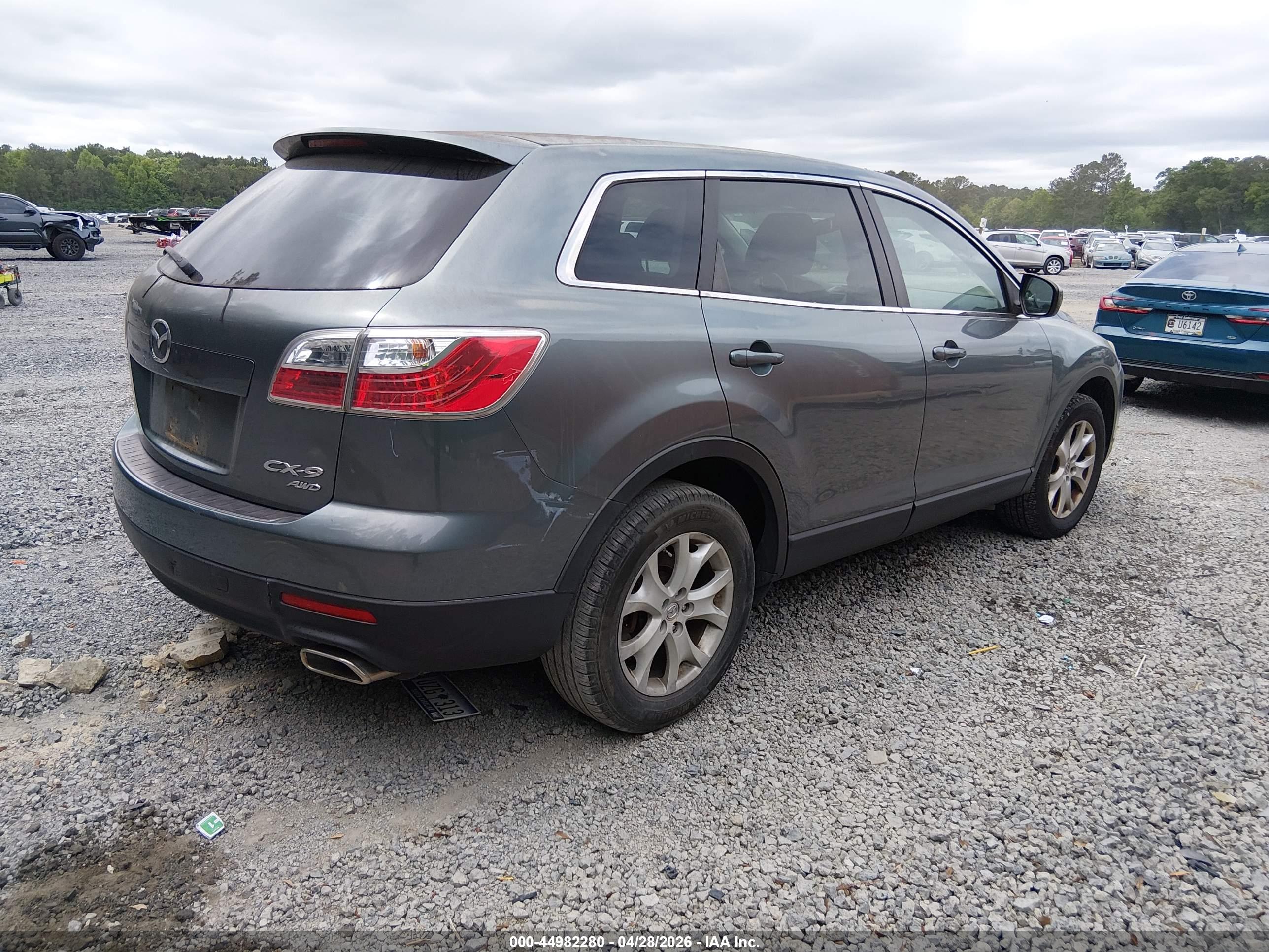 MAZDA CX-9 image 4