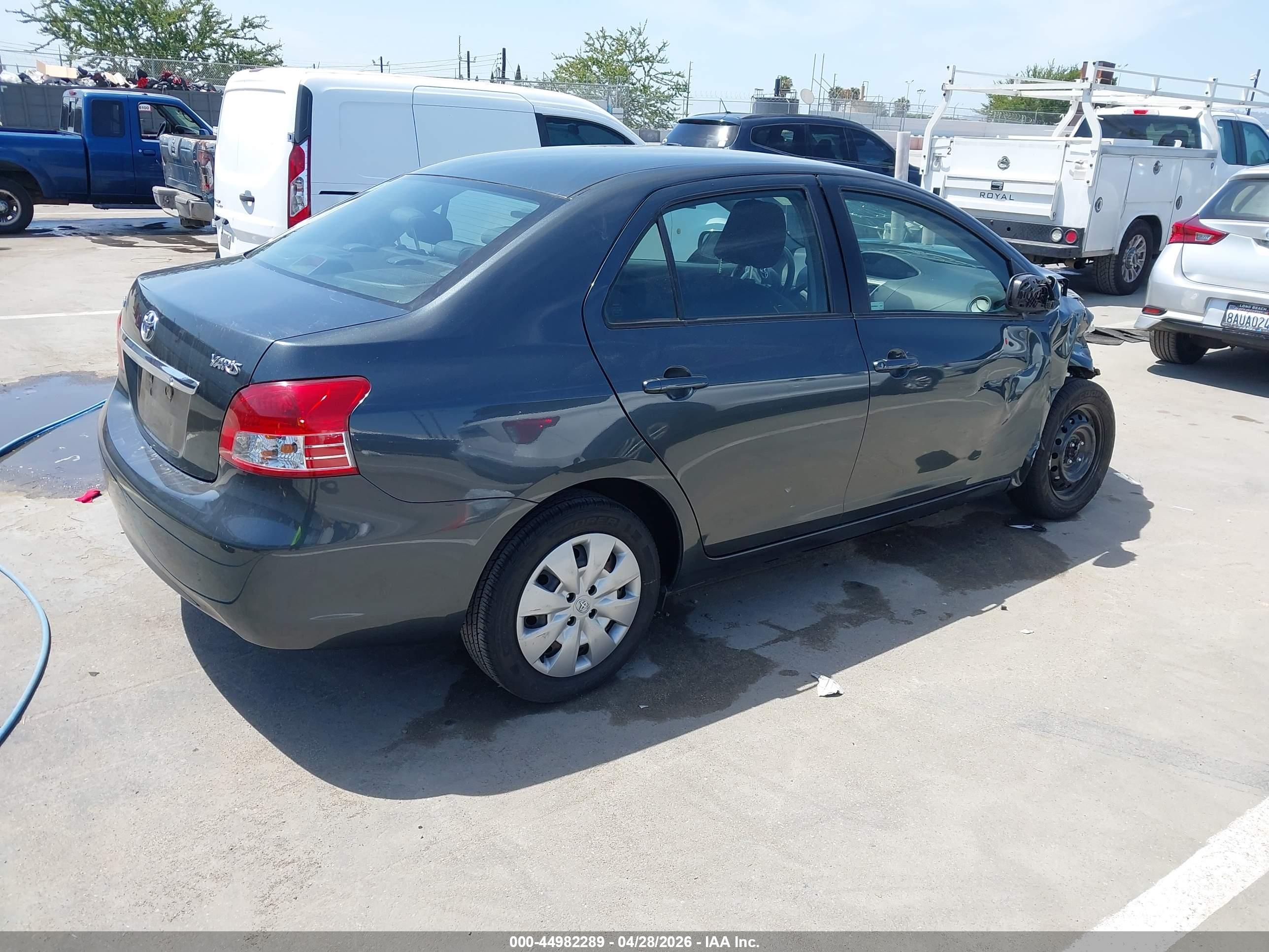 TOYOTA YARIS image 4