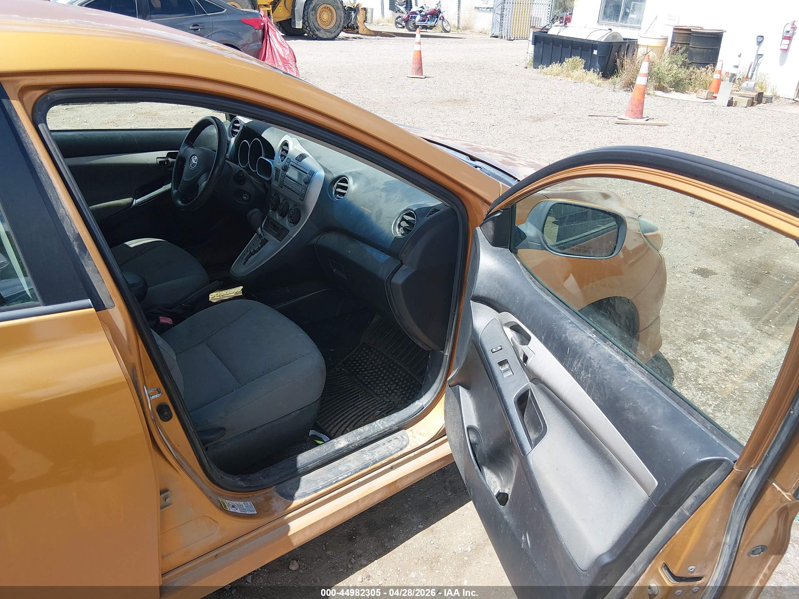 TOYOTA MATRIX image 5