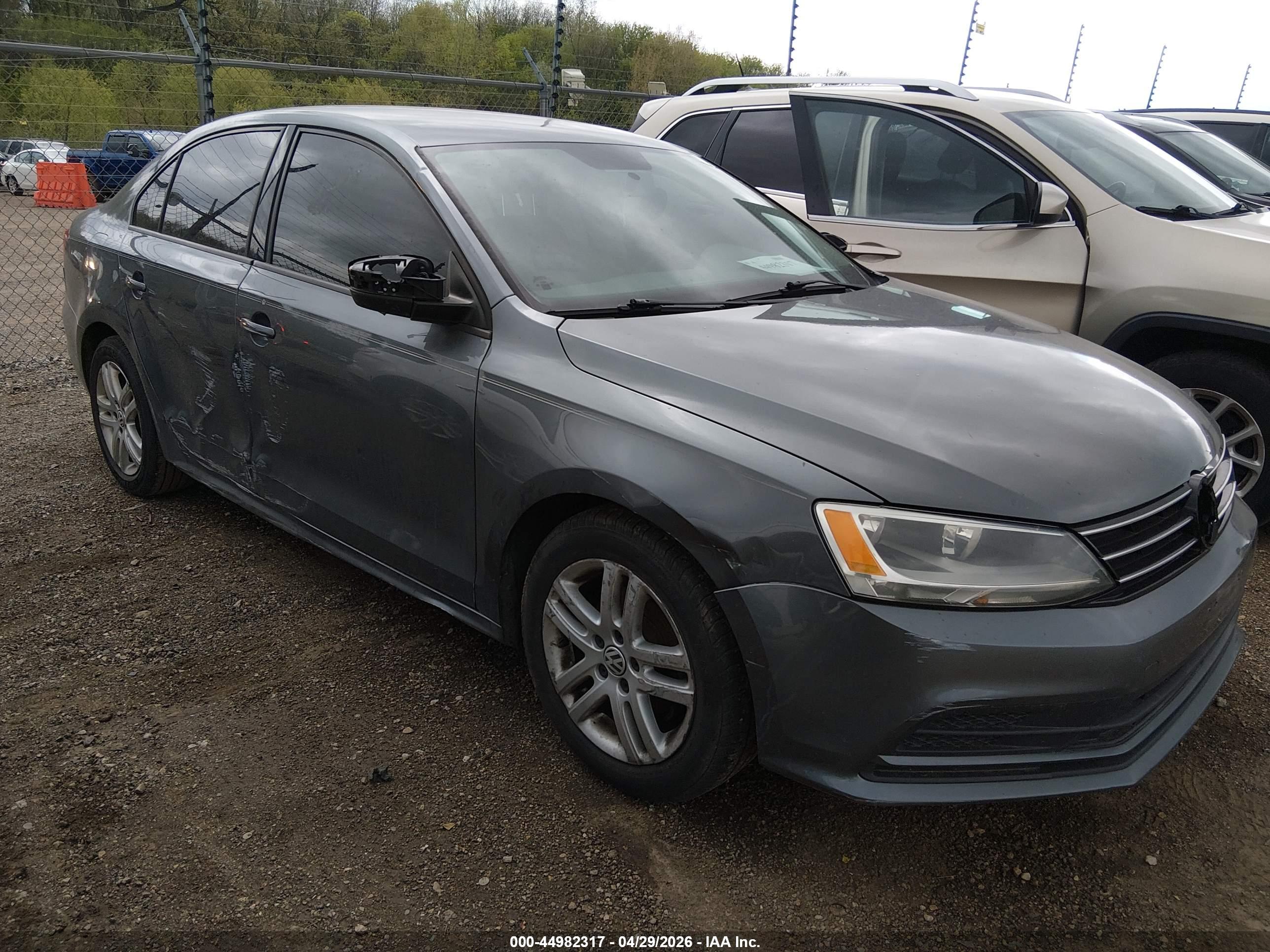 VOLKSWAGEN JETTA image 6