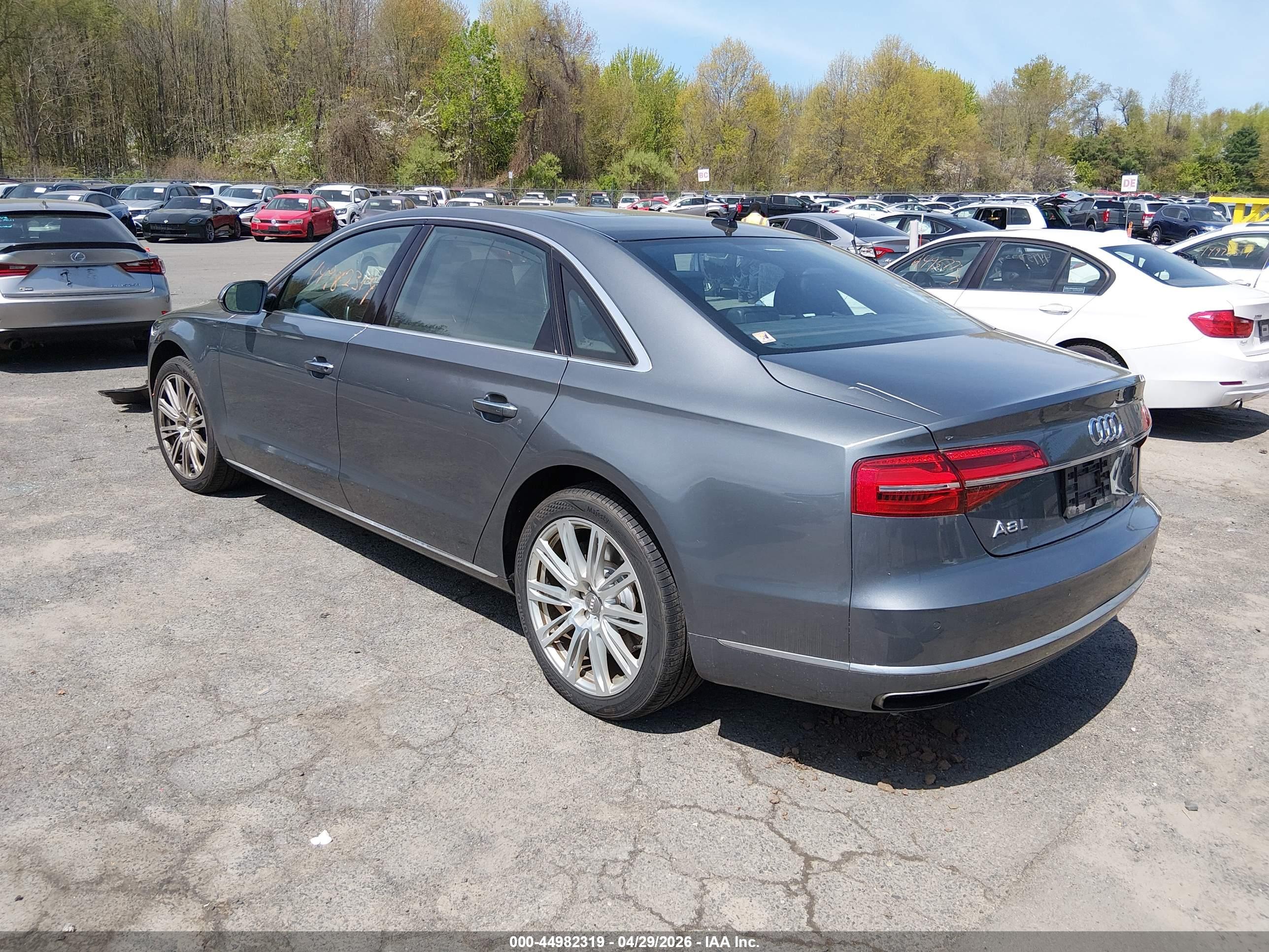 AUDI A8 image 3