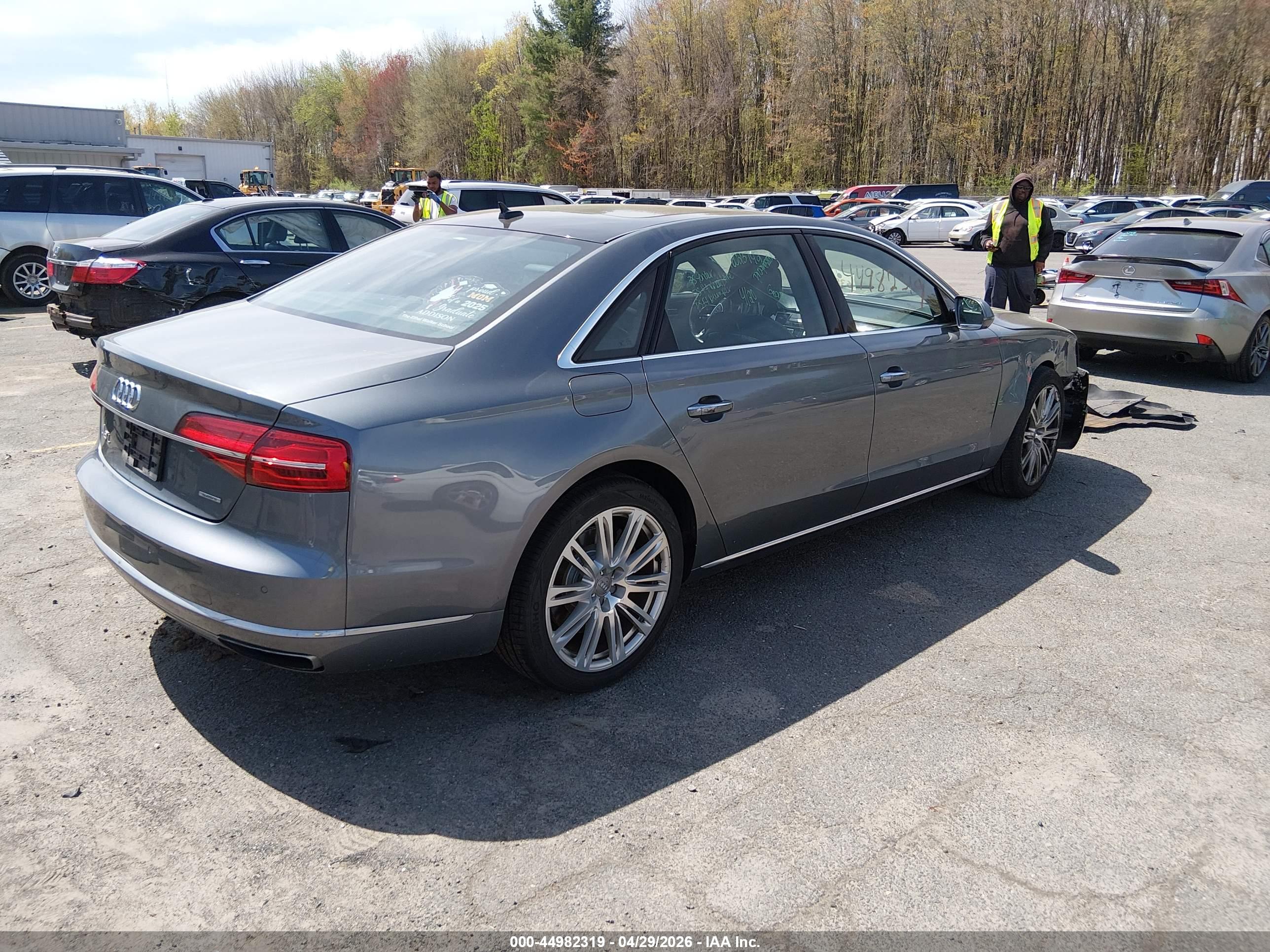 AUDI A8 image 4