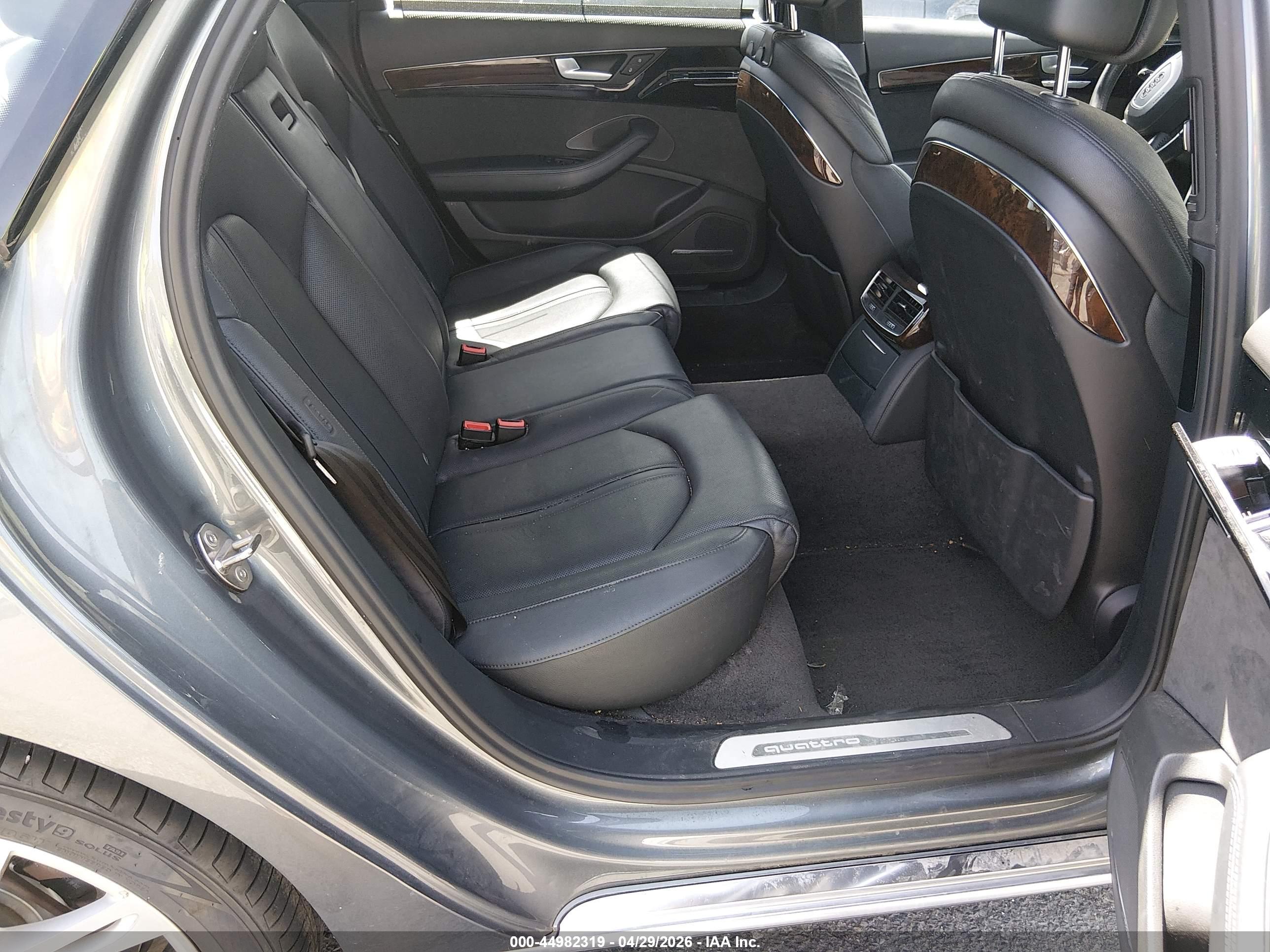 AUDI A8 image 8