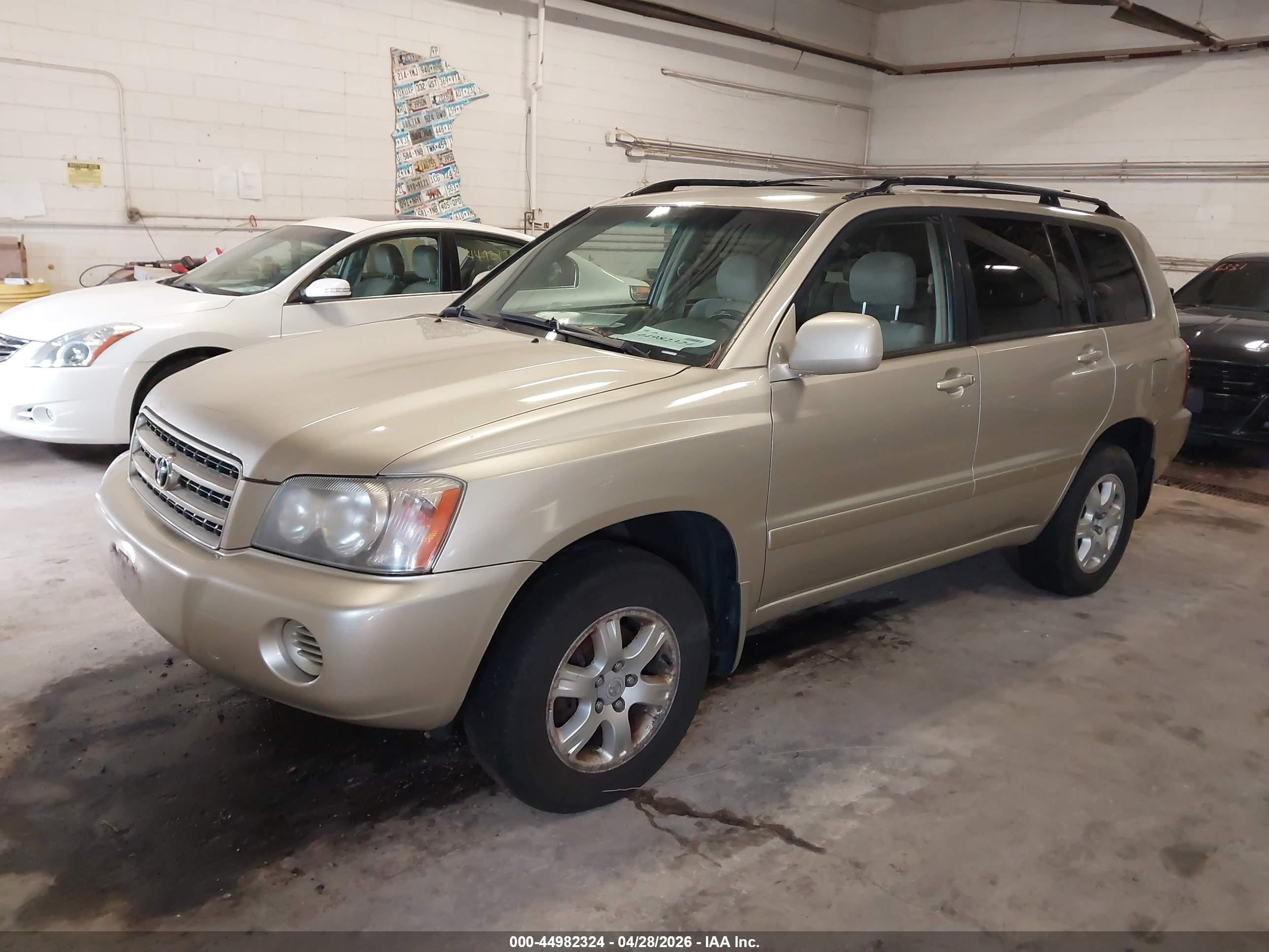 TOYOTA HIGHLANDER image 2